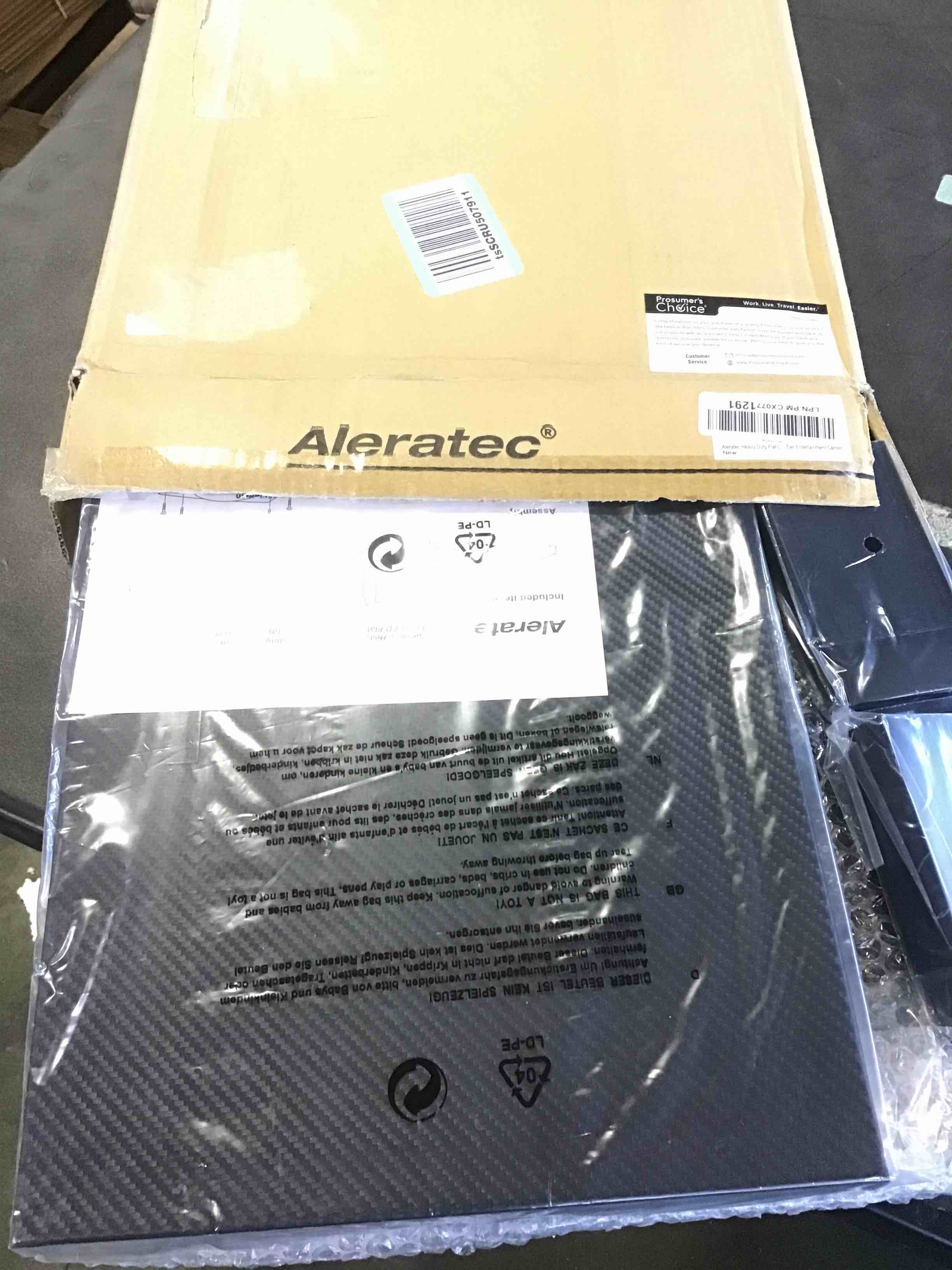 https://s3.amazonaws.com/lotting-images-prod/bidfta/BLU5494156_1703088923801.jpeg