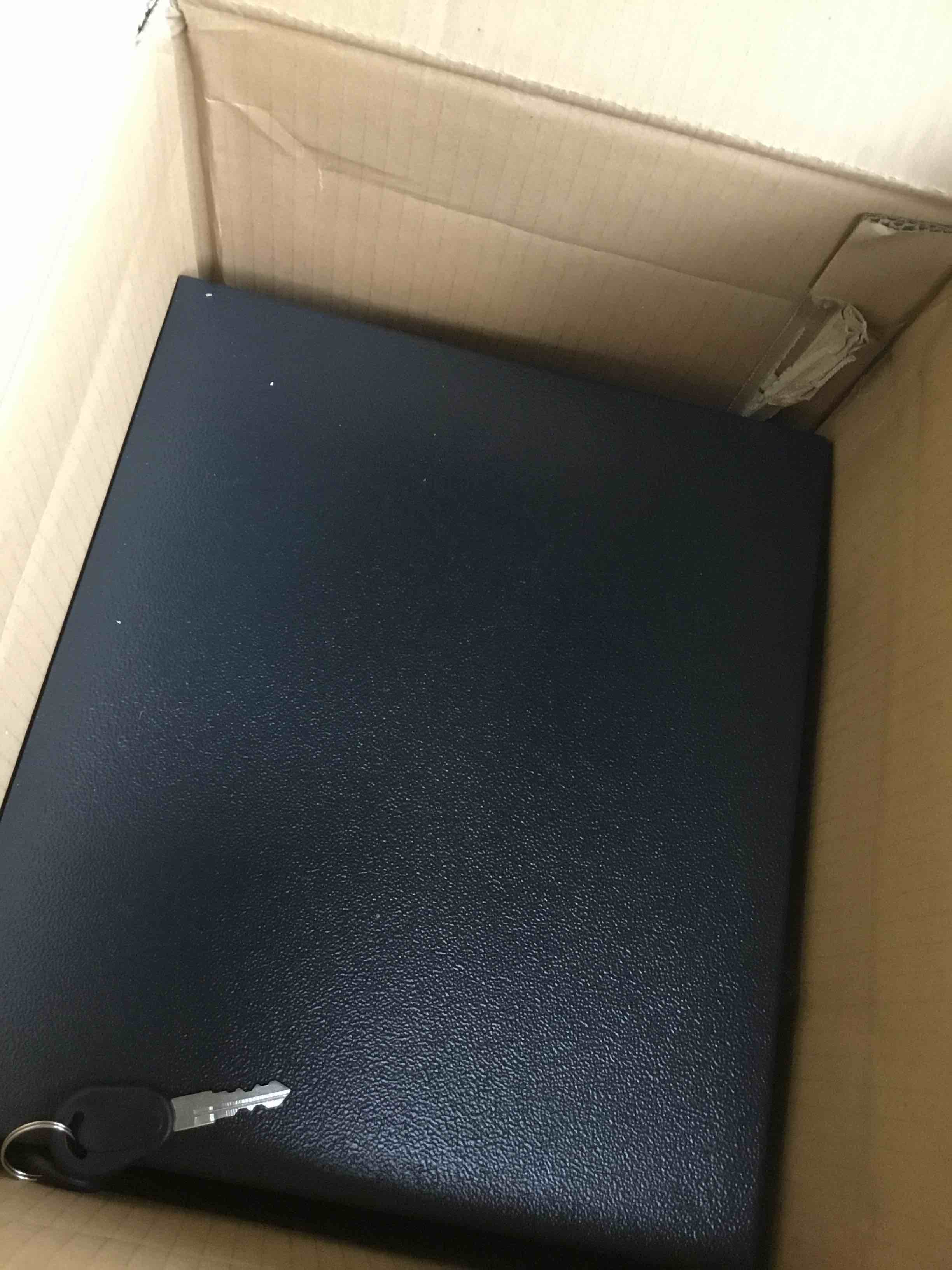 https://s3.amazonaws.com/lotting-images-prod/bidfta/BLU5495480_1697733883986.jpeg