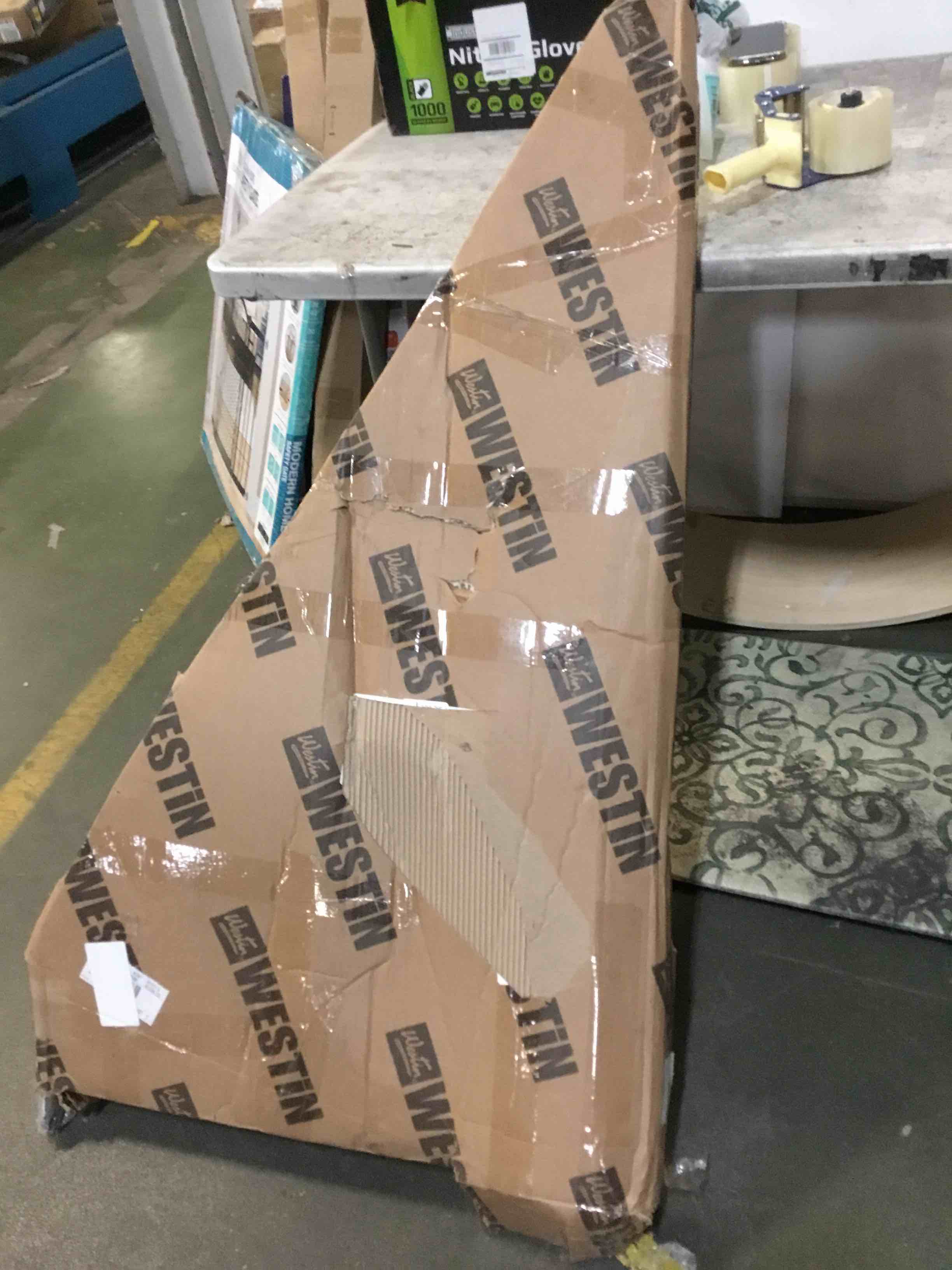https://s3.amazonaws.com/lotting-images-prod/bidfta/BLU5495751_1698150925965.jpeg