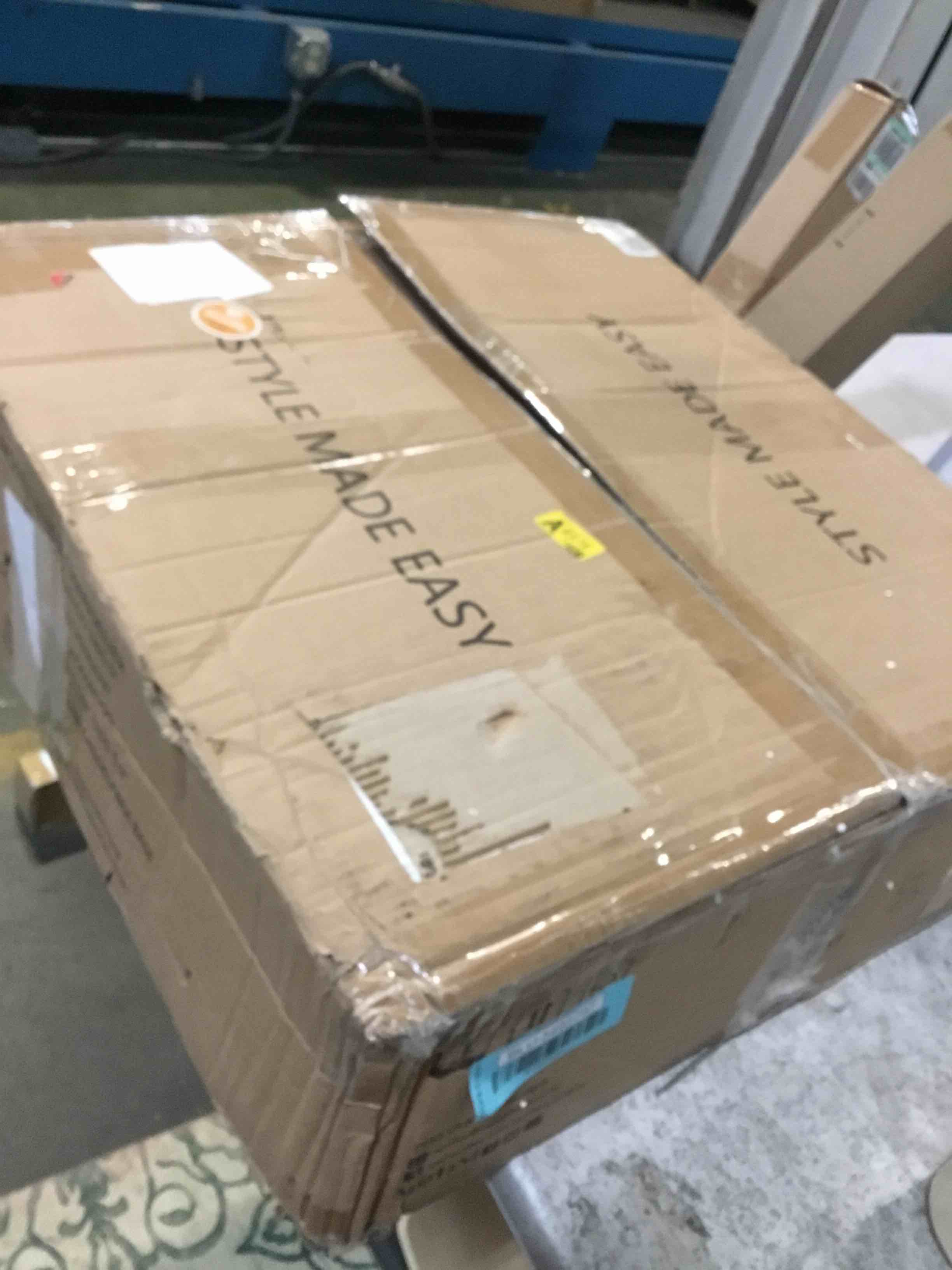 https://s3.amazonaws.com/lotting-images-prod/bidfta/BLU5495757_1698152007099.jpeg