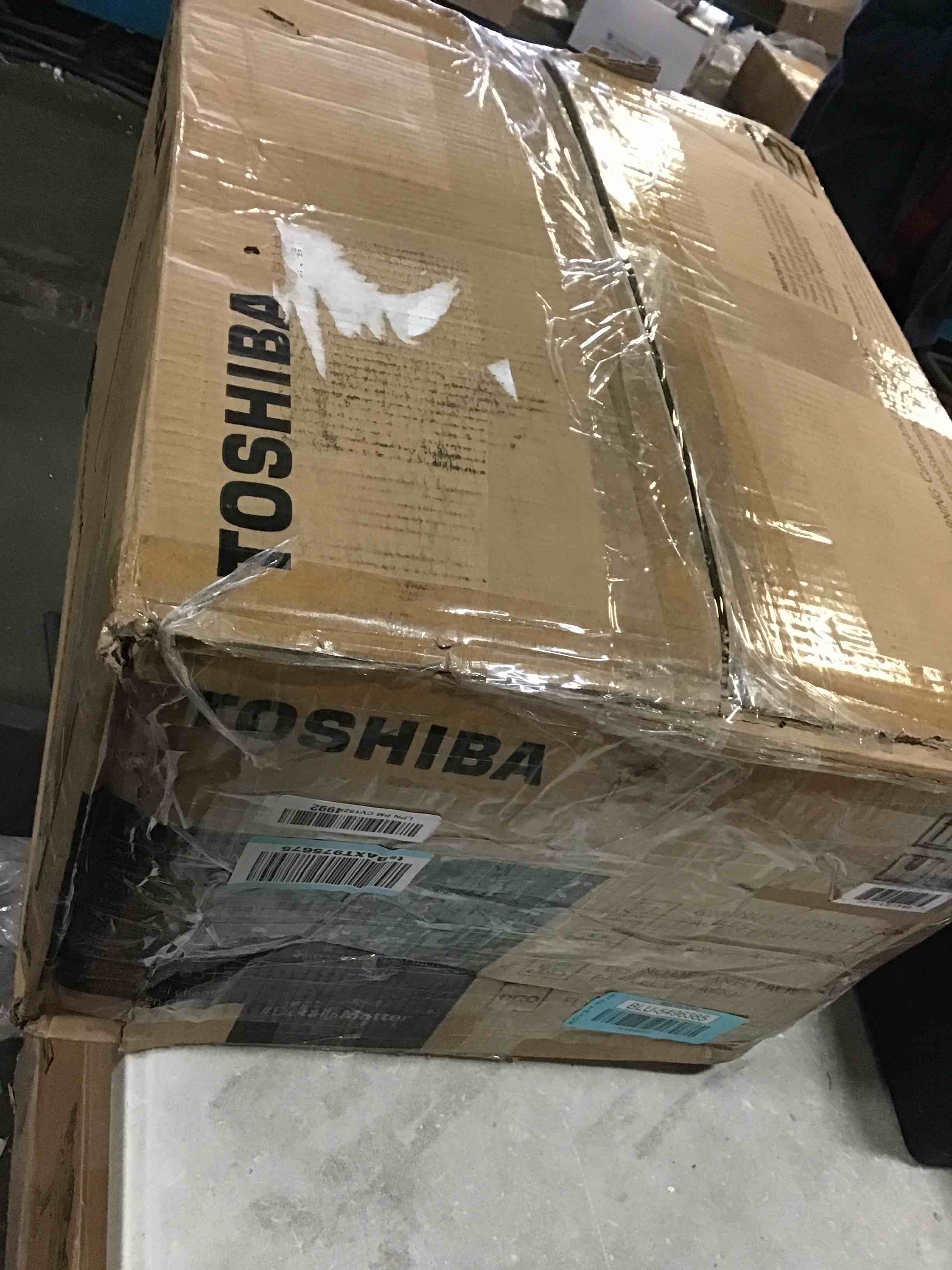 https://s3.amazonaws.com/lotting-images-prod/bidfta/BLU5496385_1698859628834.jpeg