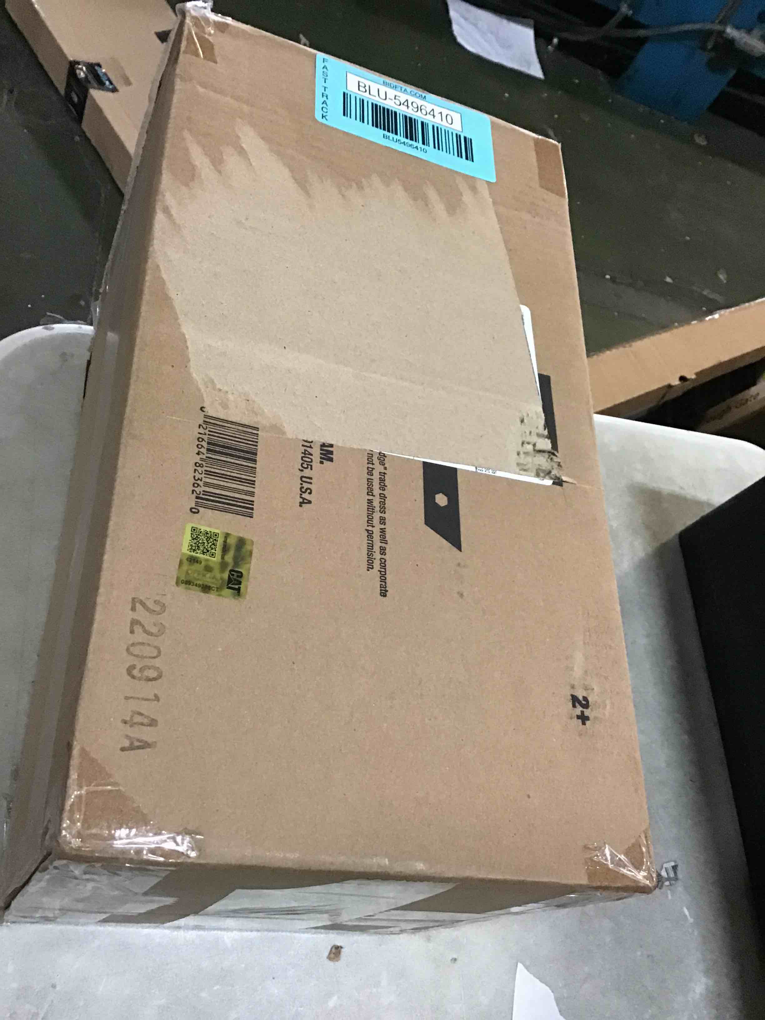 https://s3.amazonaws.com/lotting-images-prod/bidfta/BLU5496410_1698867627628.jpeg