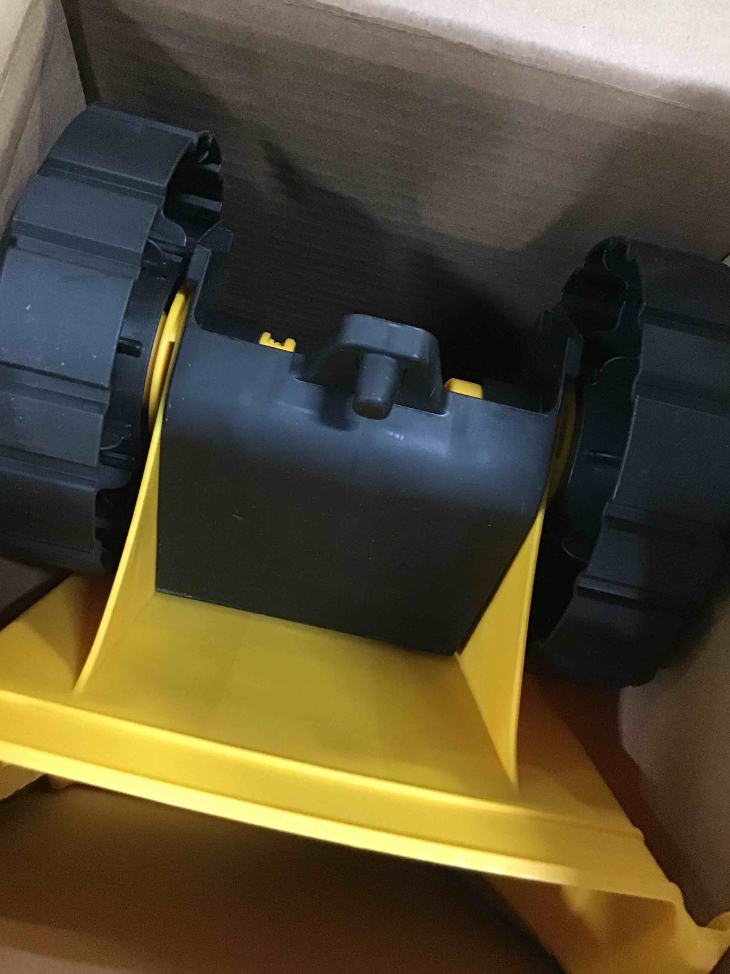 https://s3.amazonaws.com/lotting-images-prod/bidfta/BLU5496410_1698867660361.jpeg