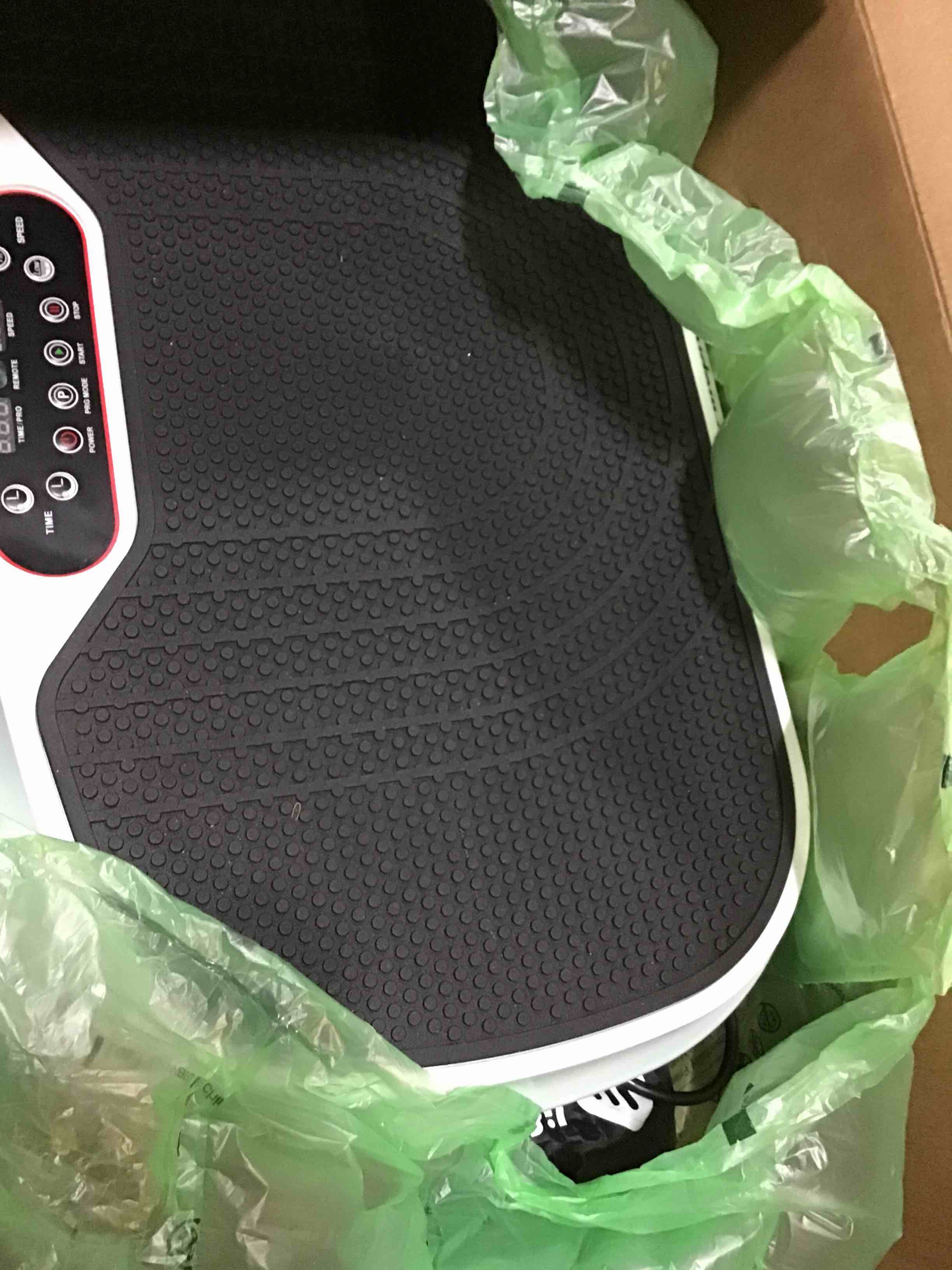 https://s3.amazonaws.com/lotting-images-prod/bidfta/BLU5496438_1698930988730.jpeg
