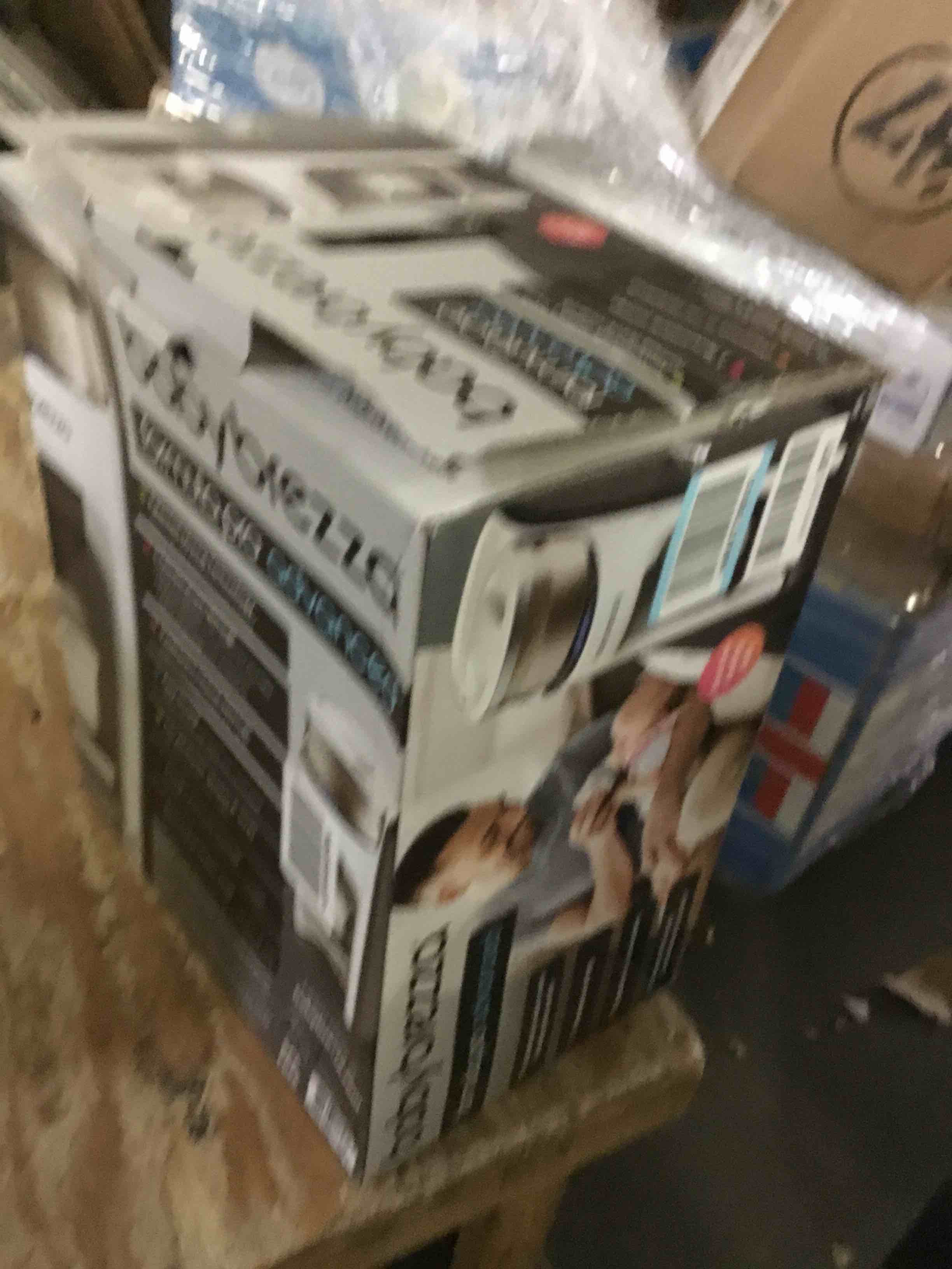 https://s3.amazonaws.com/lotting-images-prod/bidfta/BLU5499705_1697573025793.jpeg