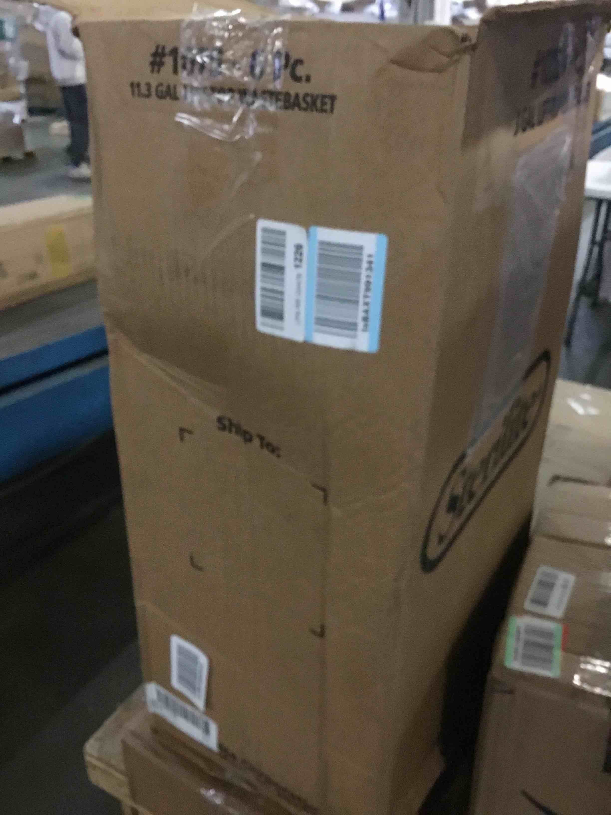 https://s3.amazonaws.com/lotting-images-prod/bidfta/BLU5499953_1697807620503.jpeg