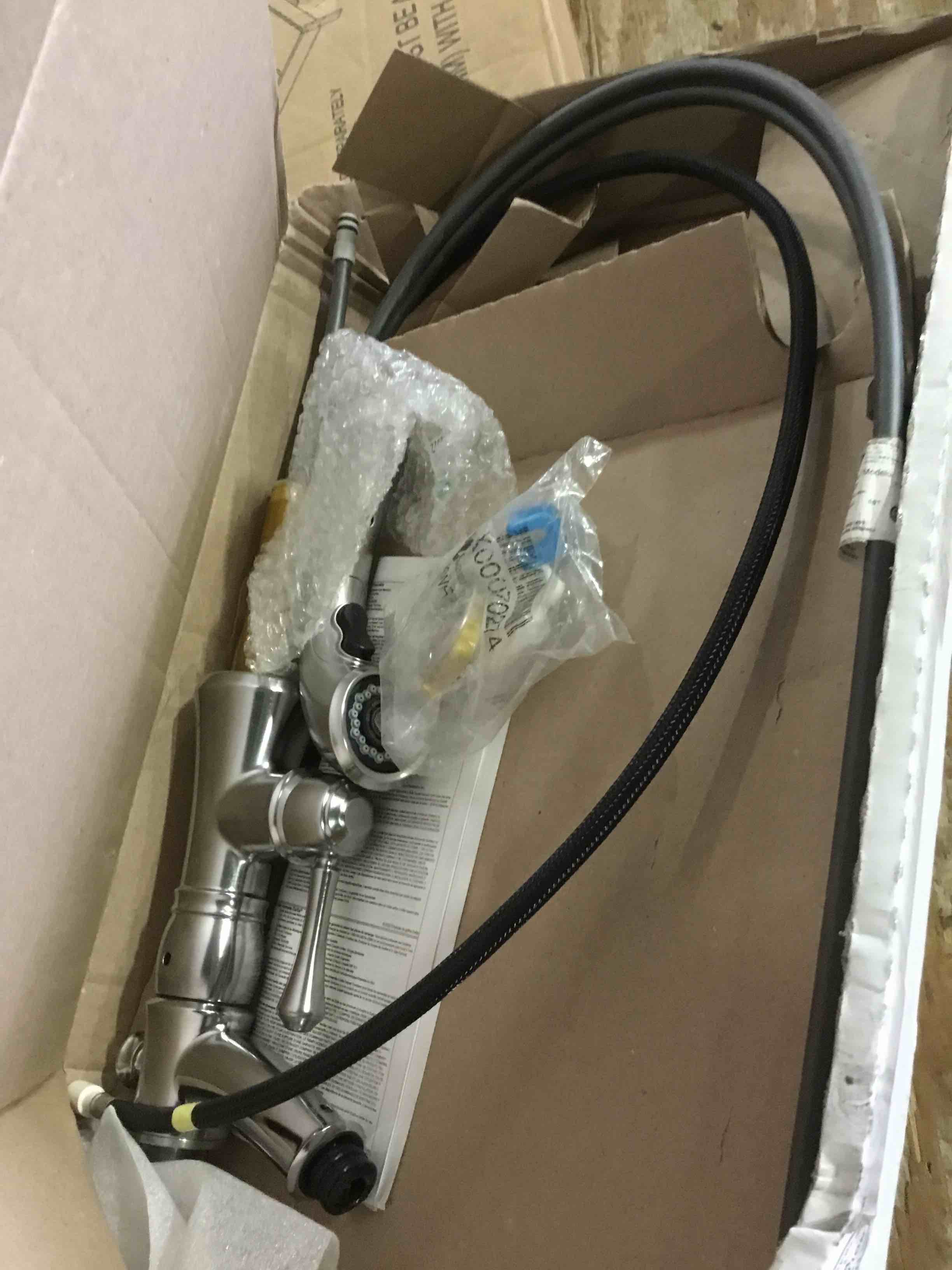 https://s3.amazonaws.com/lotting-images-prod/bidfta/BLU5500012_1697820500589.jpeg
