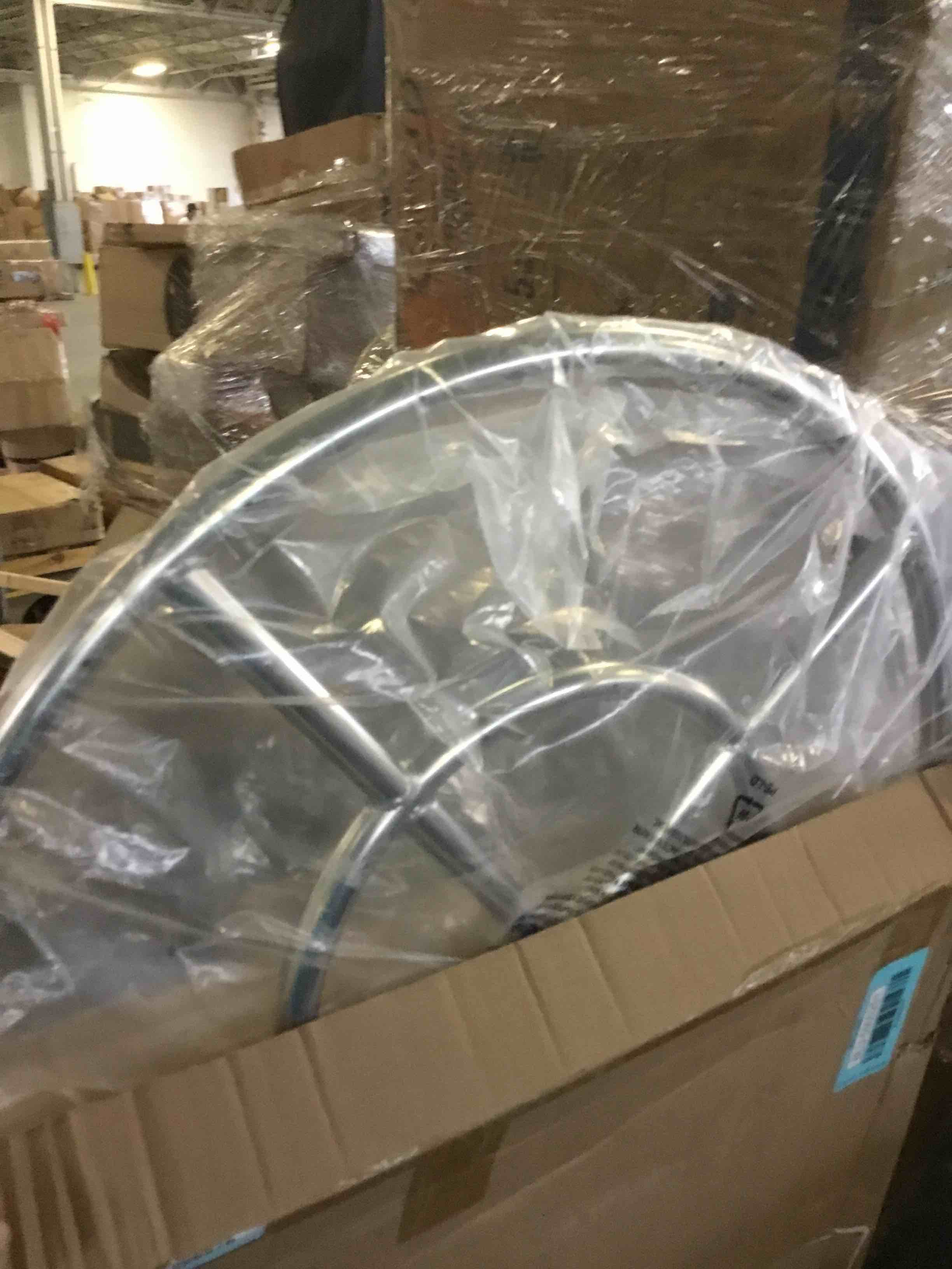 https://s3.amazonaws.com/lotting-images-prod/bidfta/BLU5500251_1698175670424.jpeg