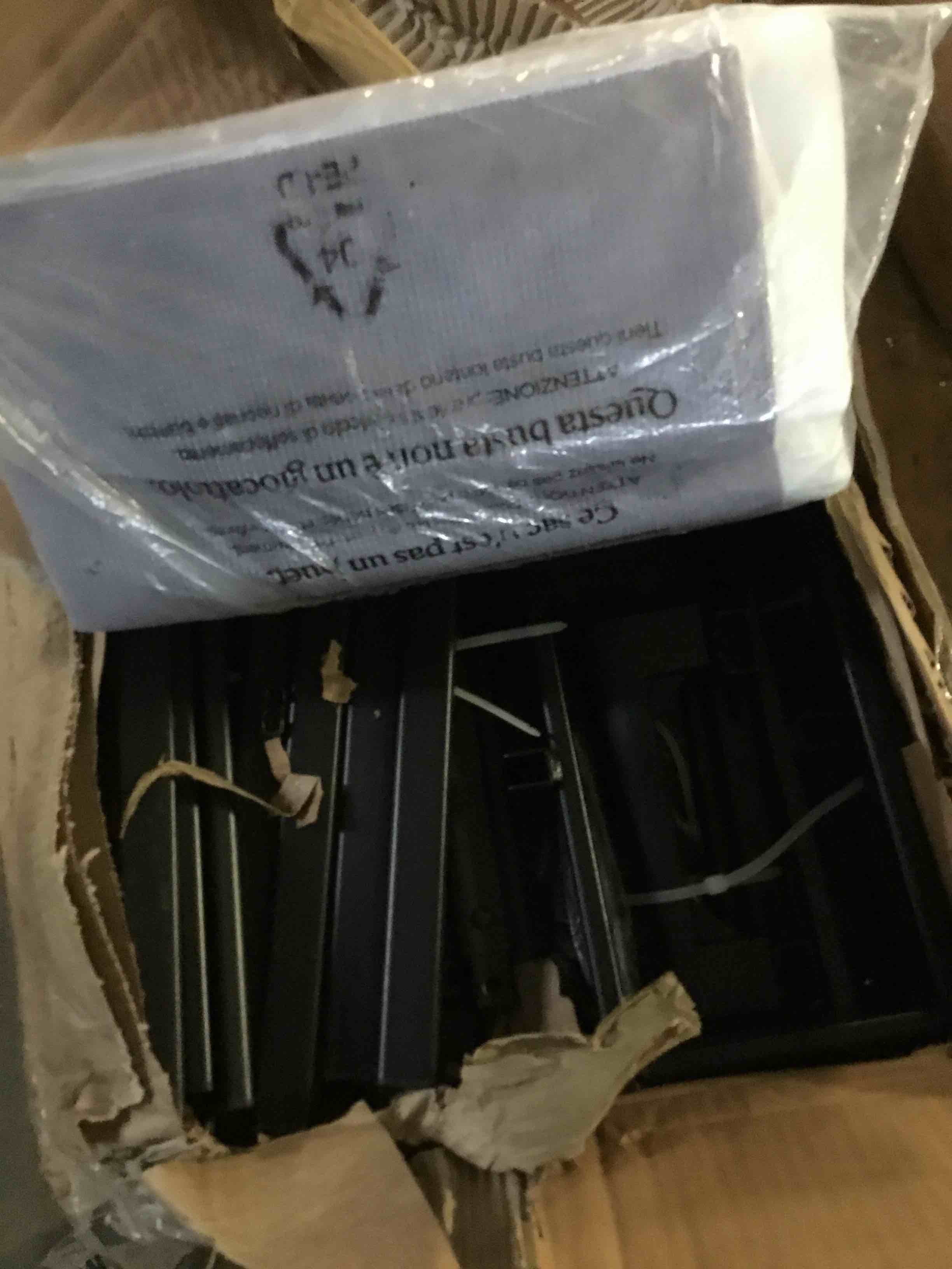 https://s3.amazonaws.com/lotting-images-prod/bidfta/BLU5500255_1698176296956.jpeg