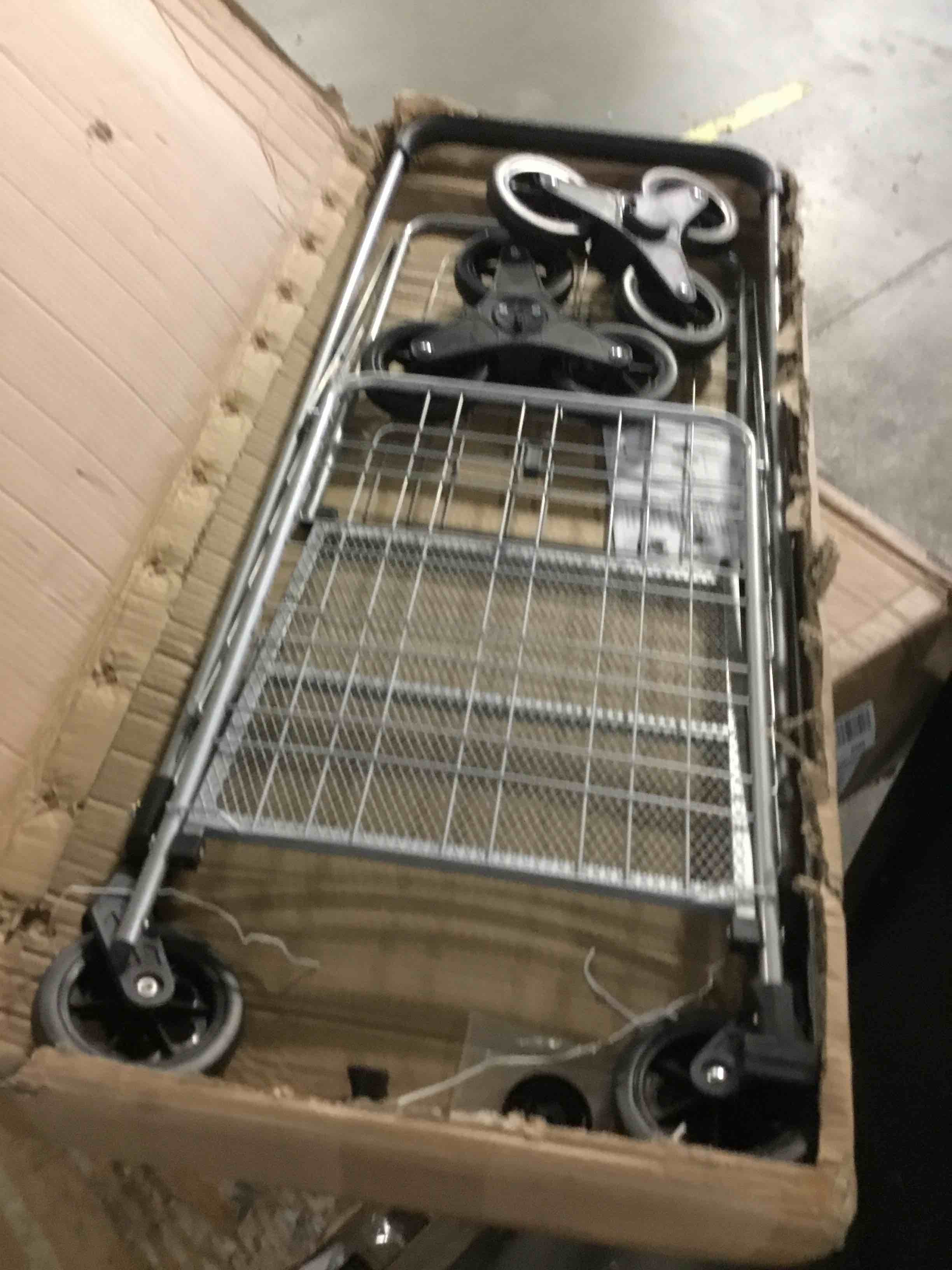 https://s3.amazonaws.com/lotting-images-prod/bidfta/BLU5500664_1698412618252.jpeg