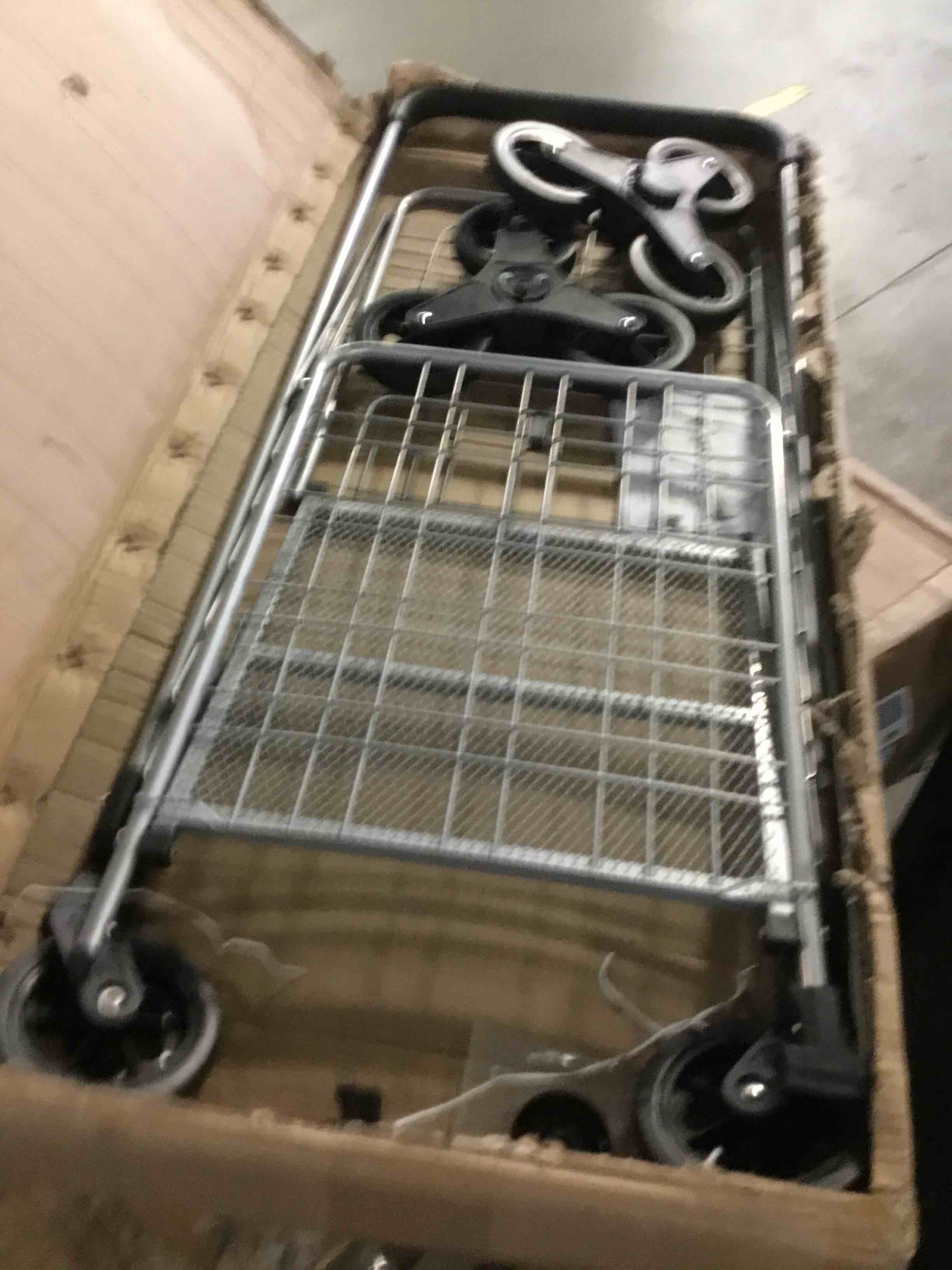 https://s3.amazonaws.com/lotting-images-prod/bidfta/BLU5500664_1698412619438.jpeg