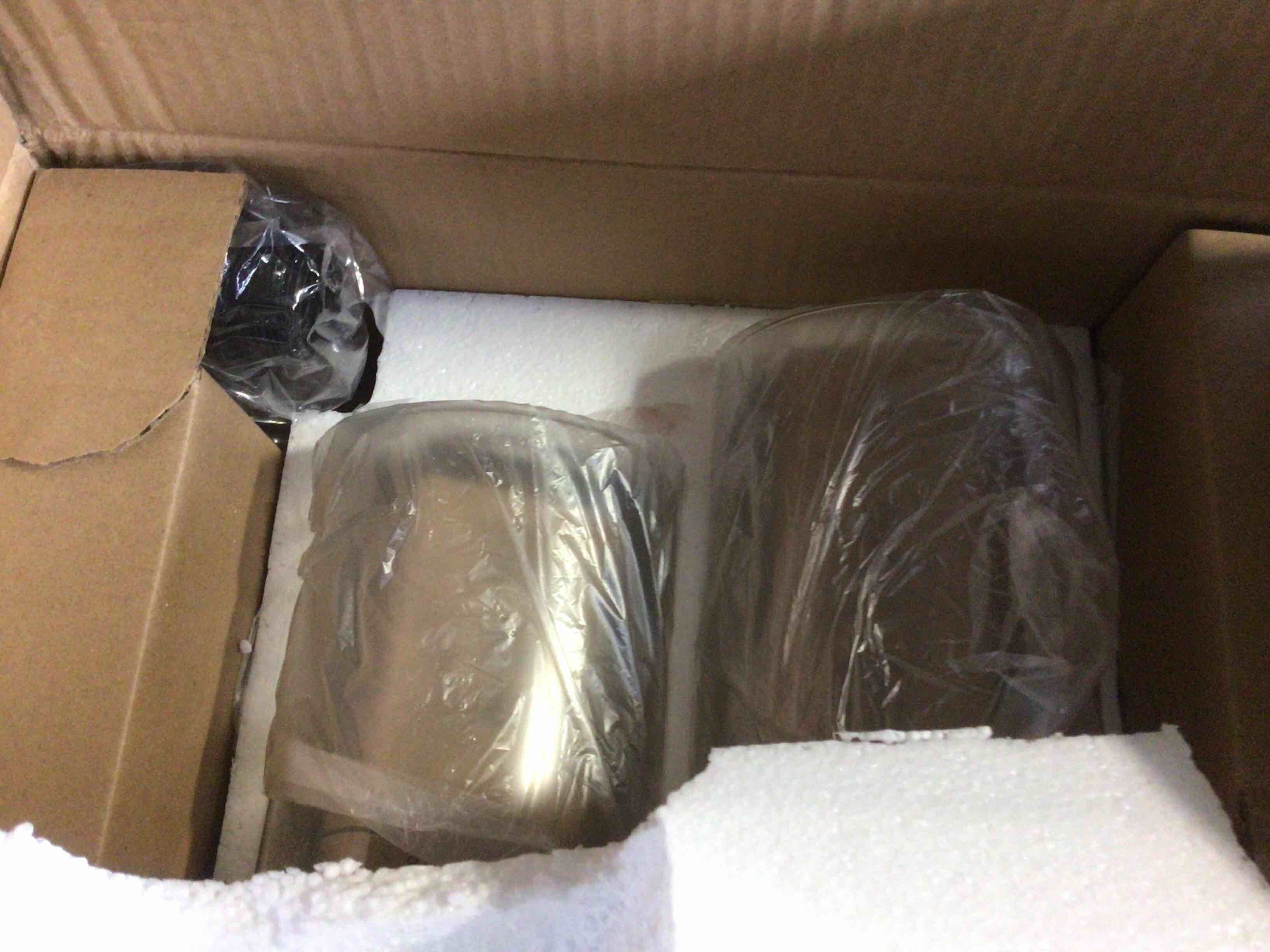 https://s3.amazonaws.com/lotting-images-prod/bidfta/BLU5503563_1701101499856.jpeg