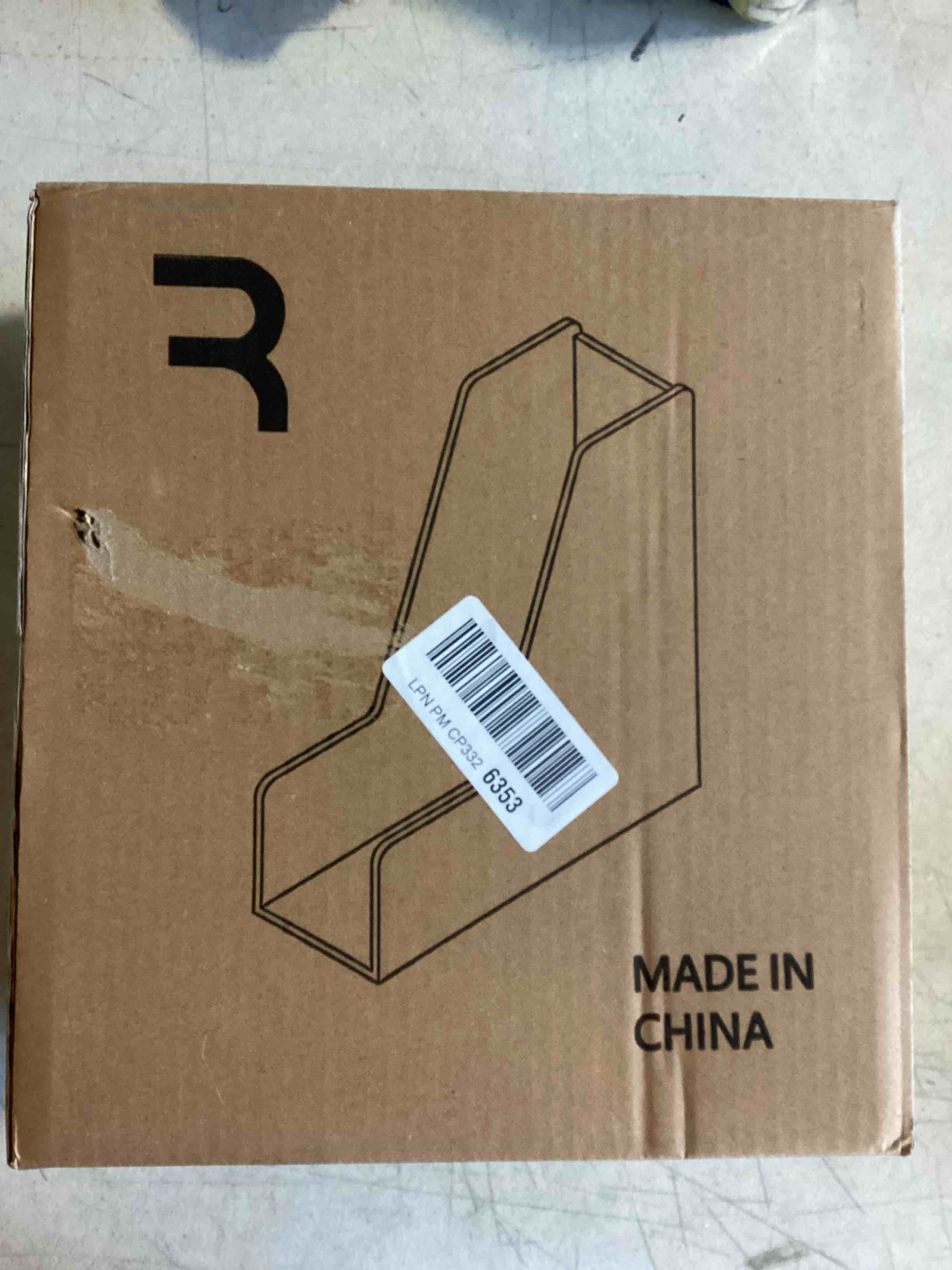 https://s3.amazonaws.com/lotting-images-prod/bidfta/BLU5503719_1701178279687.jpeg