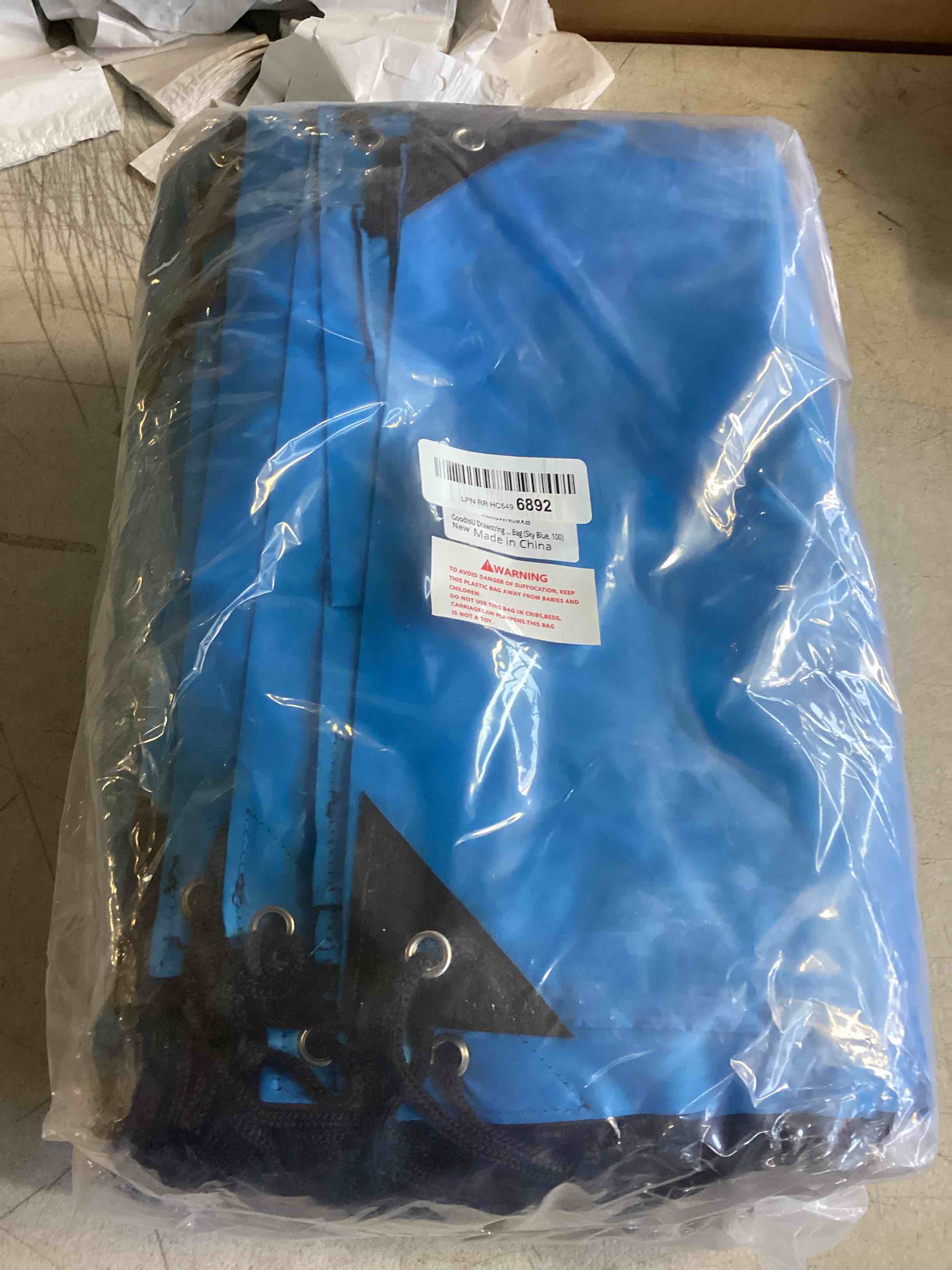 https://s3.amazonaws.com/lotting-images-prod/bidfta/BLU5503887_1701197396961.jpeg