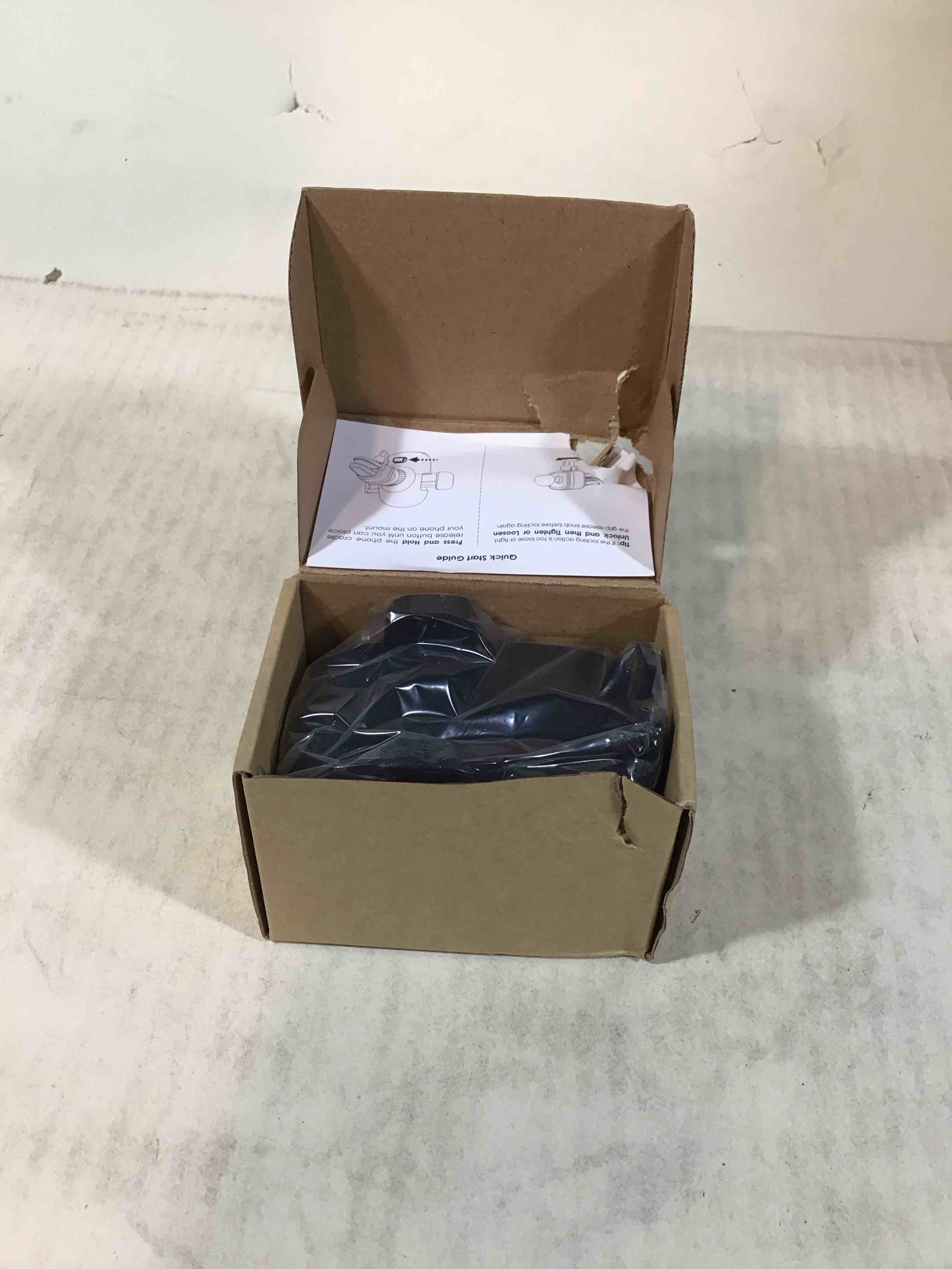 Condition photo showing Good Condition for Aukey Car Phone Mount