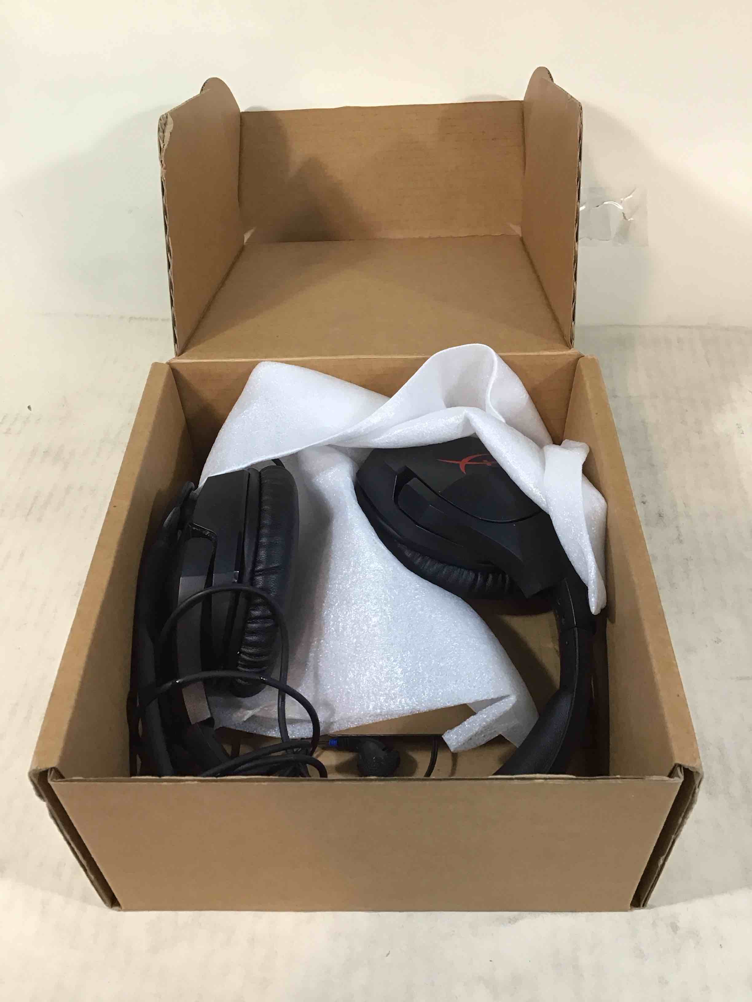 Condition photo showing Good Condition for hyper x cloud stinger gaming headset