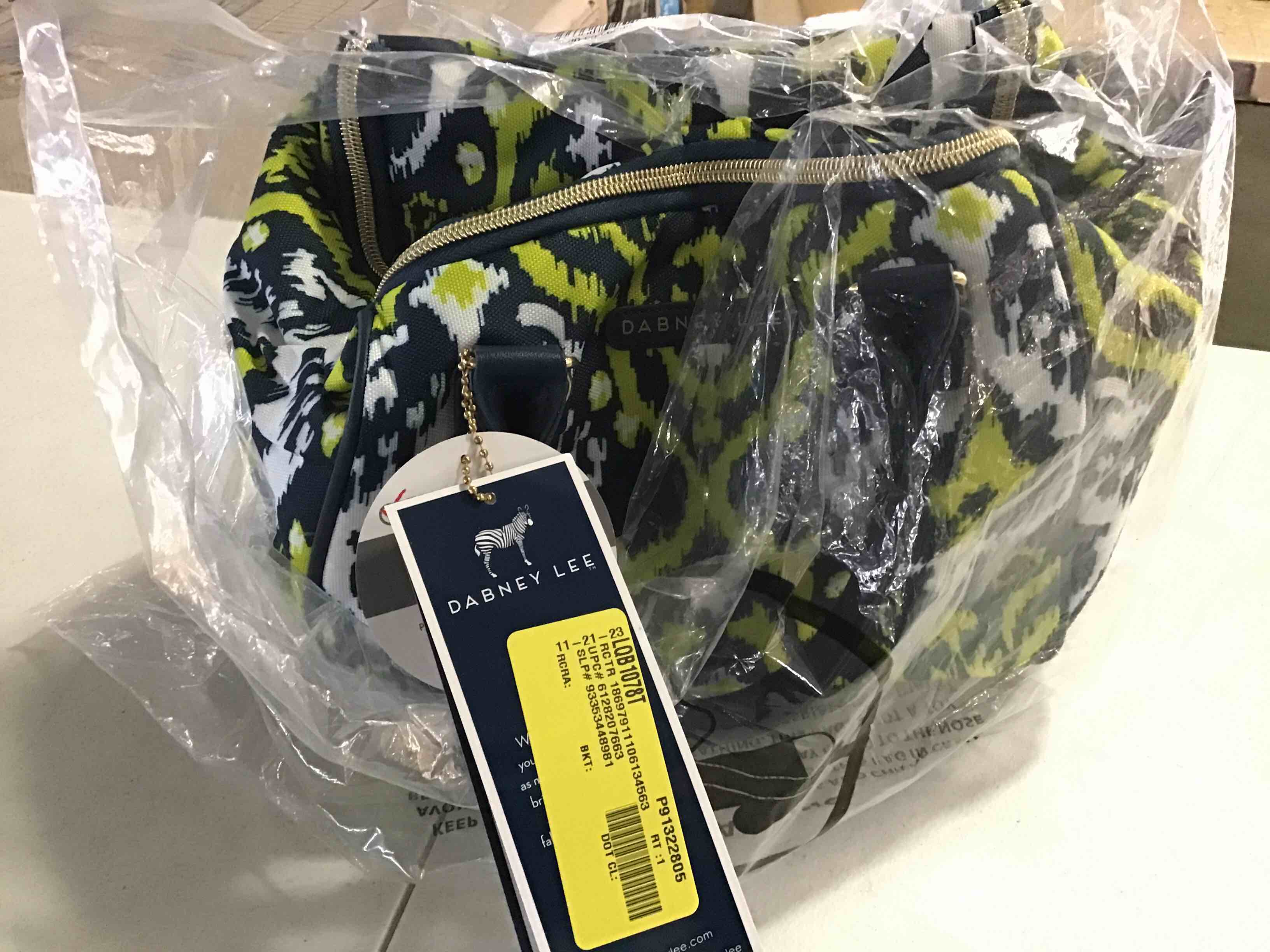 https://s3.amazonaws.com/lotting-images-prod/bidfta/BLU5505798_1701268192313.jpeg