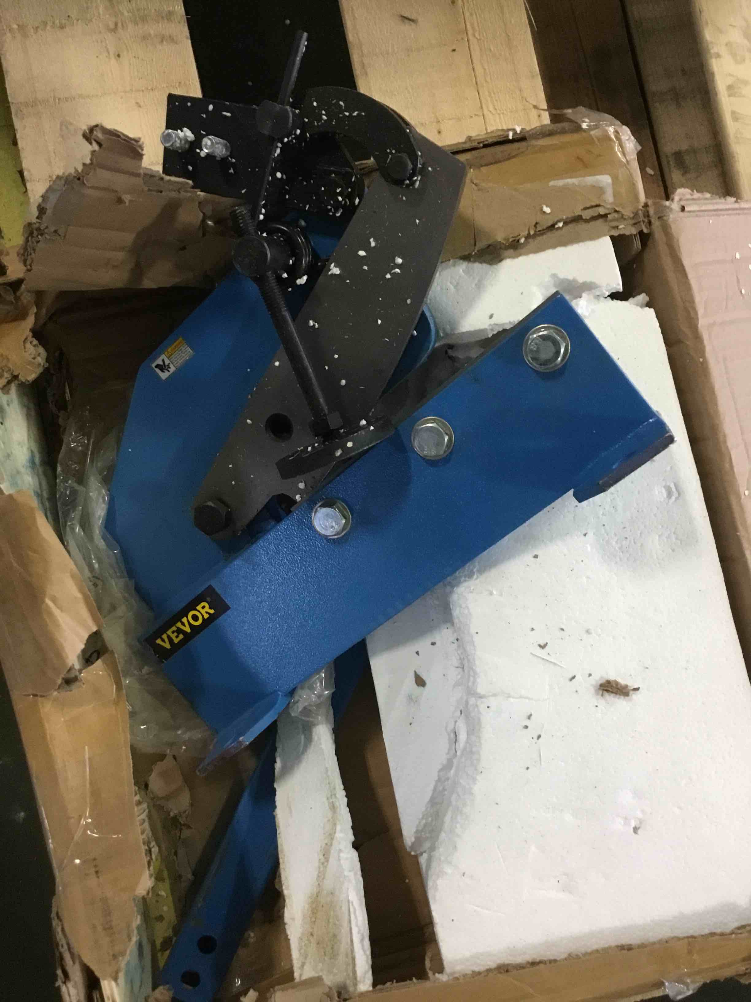 https://s3.amazonaws.com/lotting-images-prod/bidfta/BLU5507353_1699539302222.jpeg