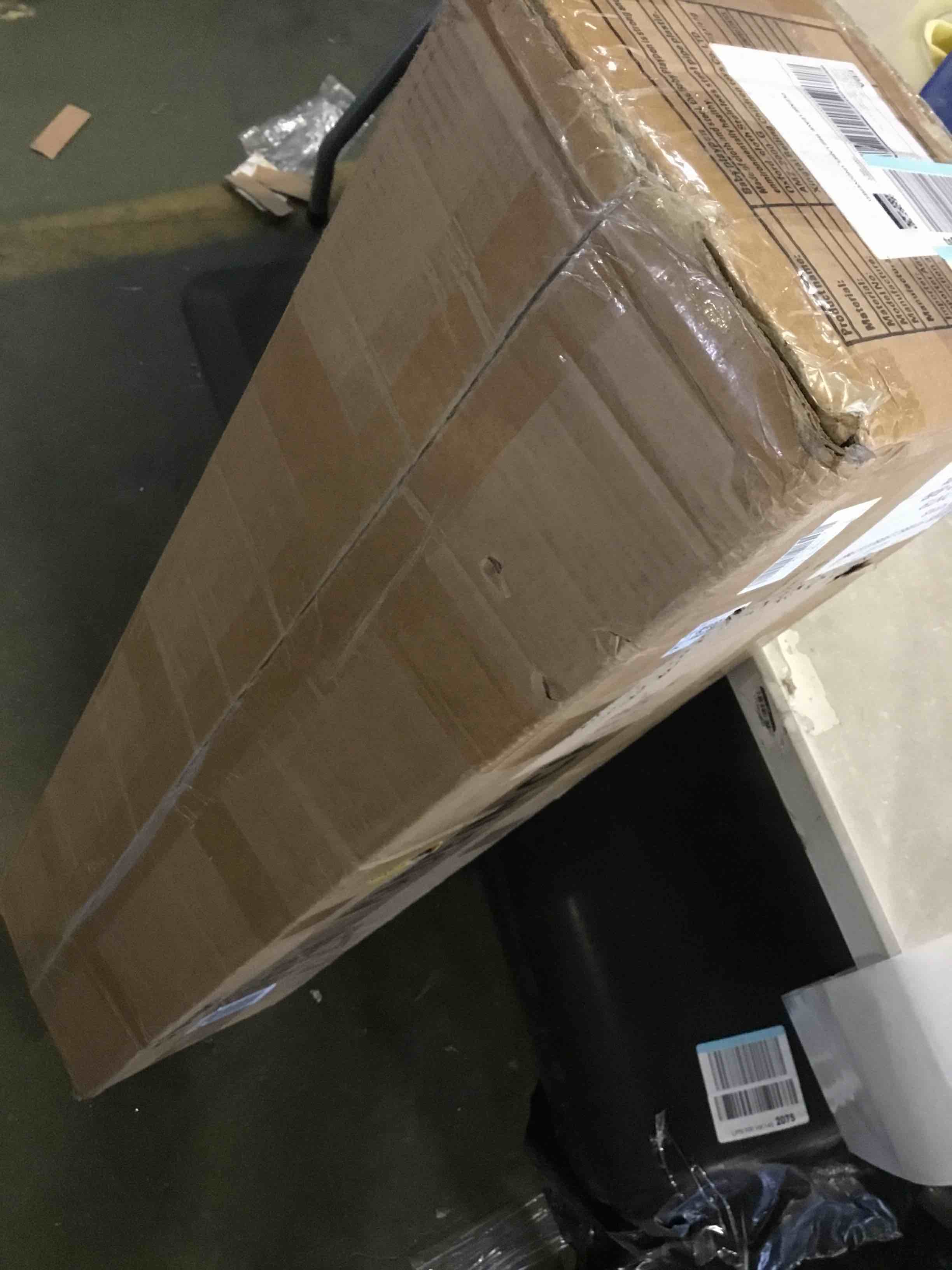https://s3.amazonaws.com/lotting-images-prod/bidfta/BLU5507449_1699562972067.jpeg