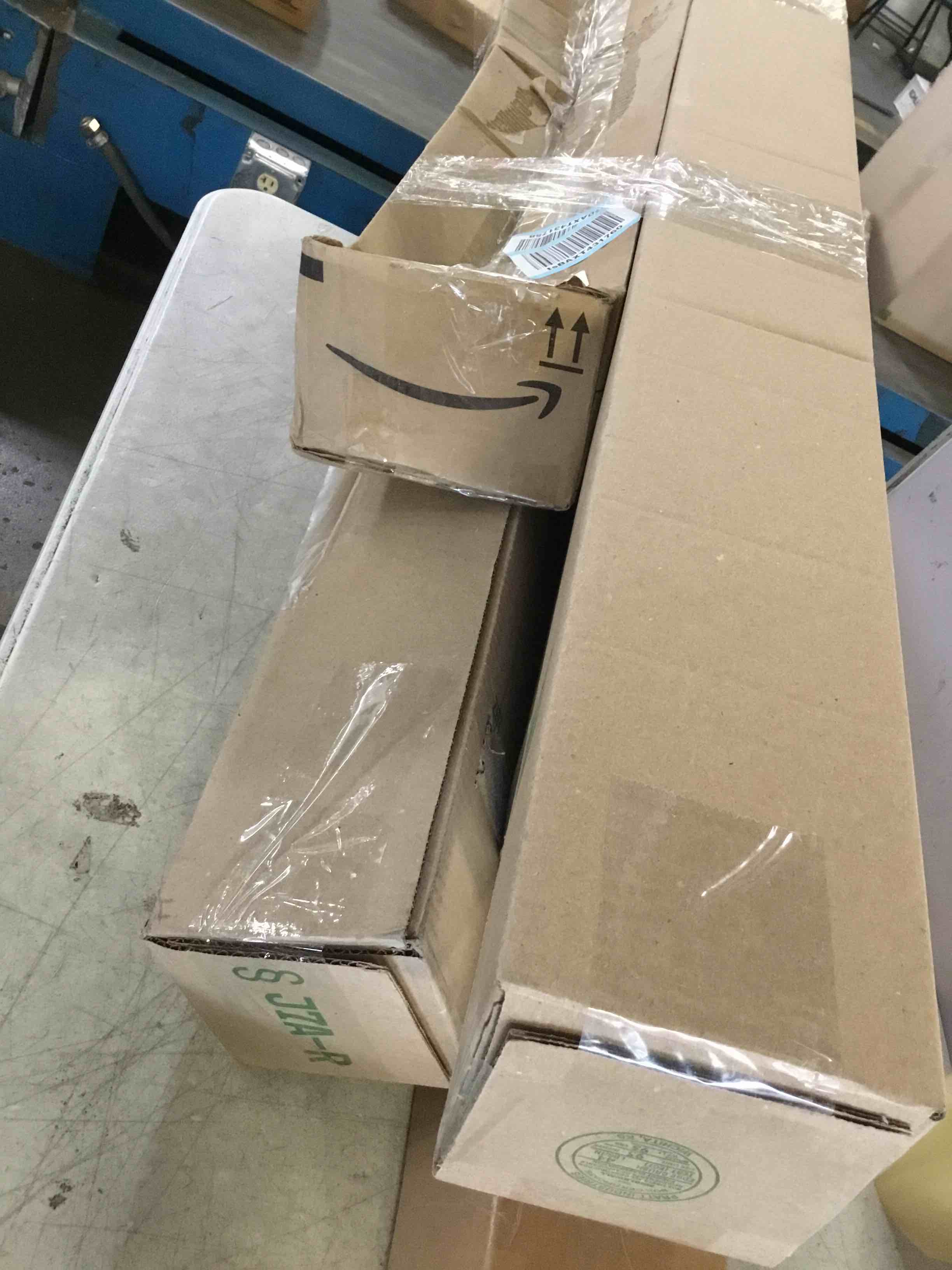 https://s3.amazonaws.com/lotting-images-prod/bidfta/BLU5507490_1699885363306.jpeg