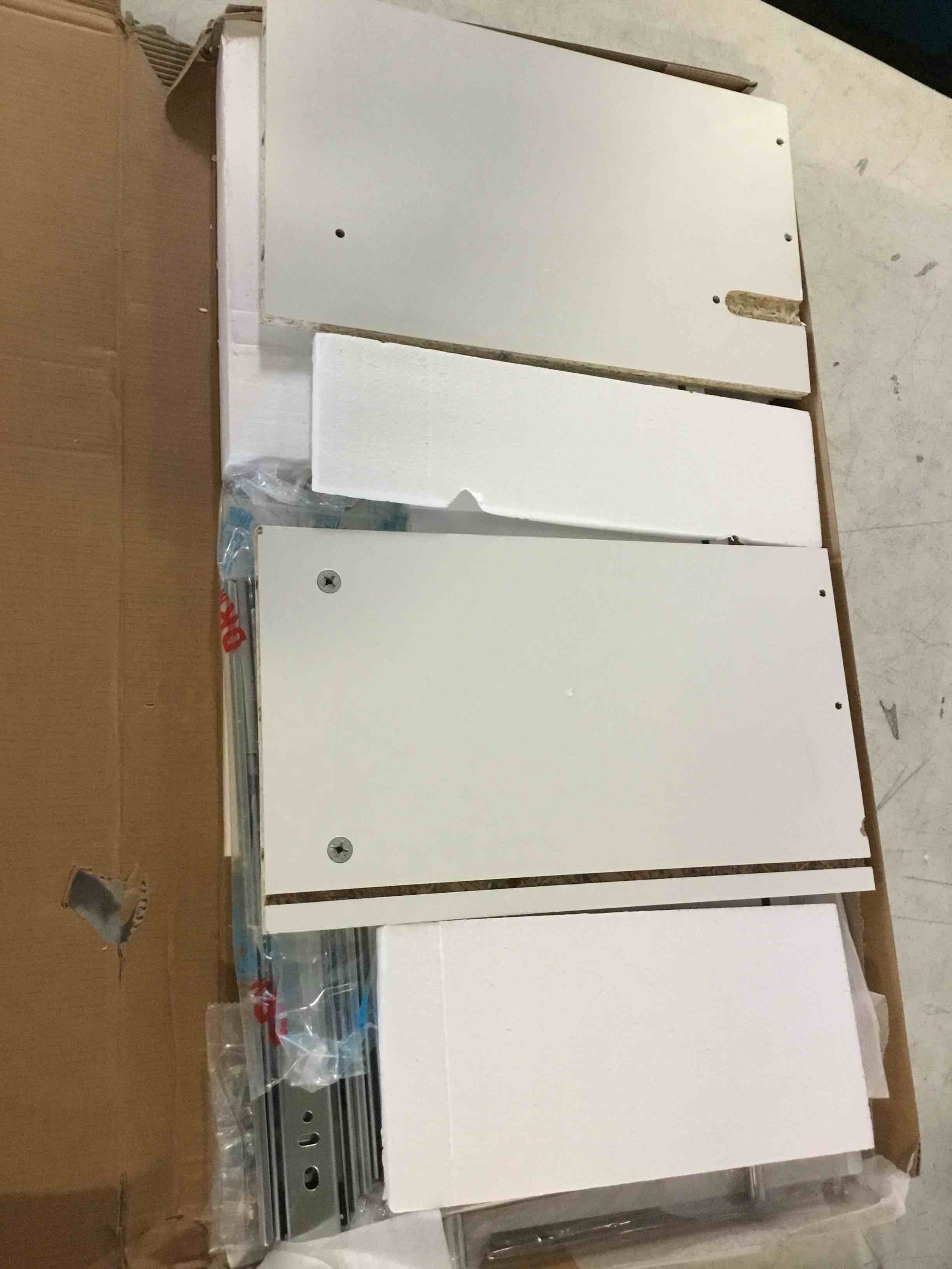 https://s3.amazonaws.com/lotting-images-prod/bidfta/BLU5507527_1699892678684.jpeg