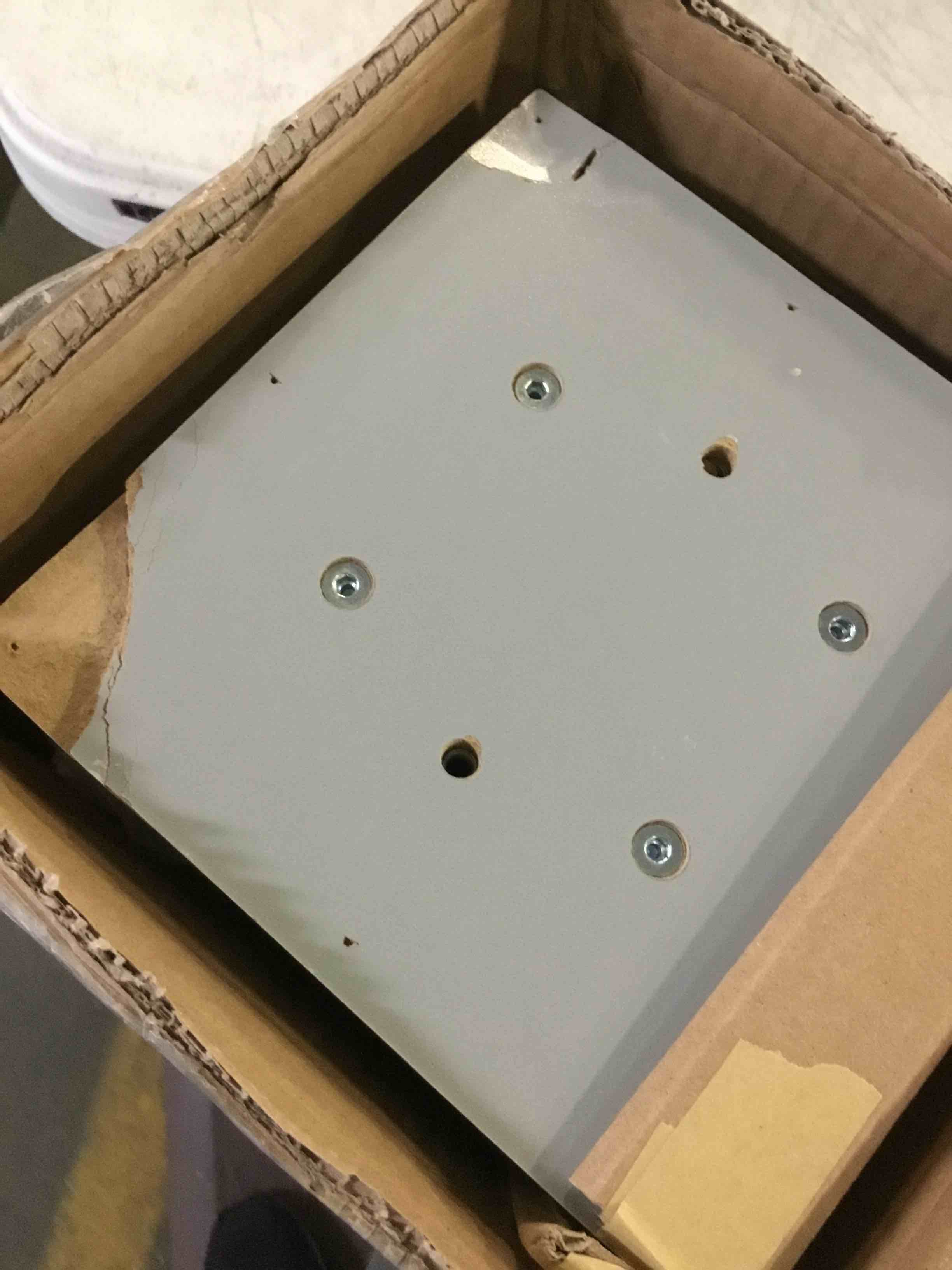 https://s3.amazonaws.com/lotting-images-prod/bidfta/BLU5507562_1699895717734.jpeg