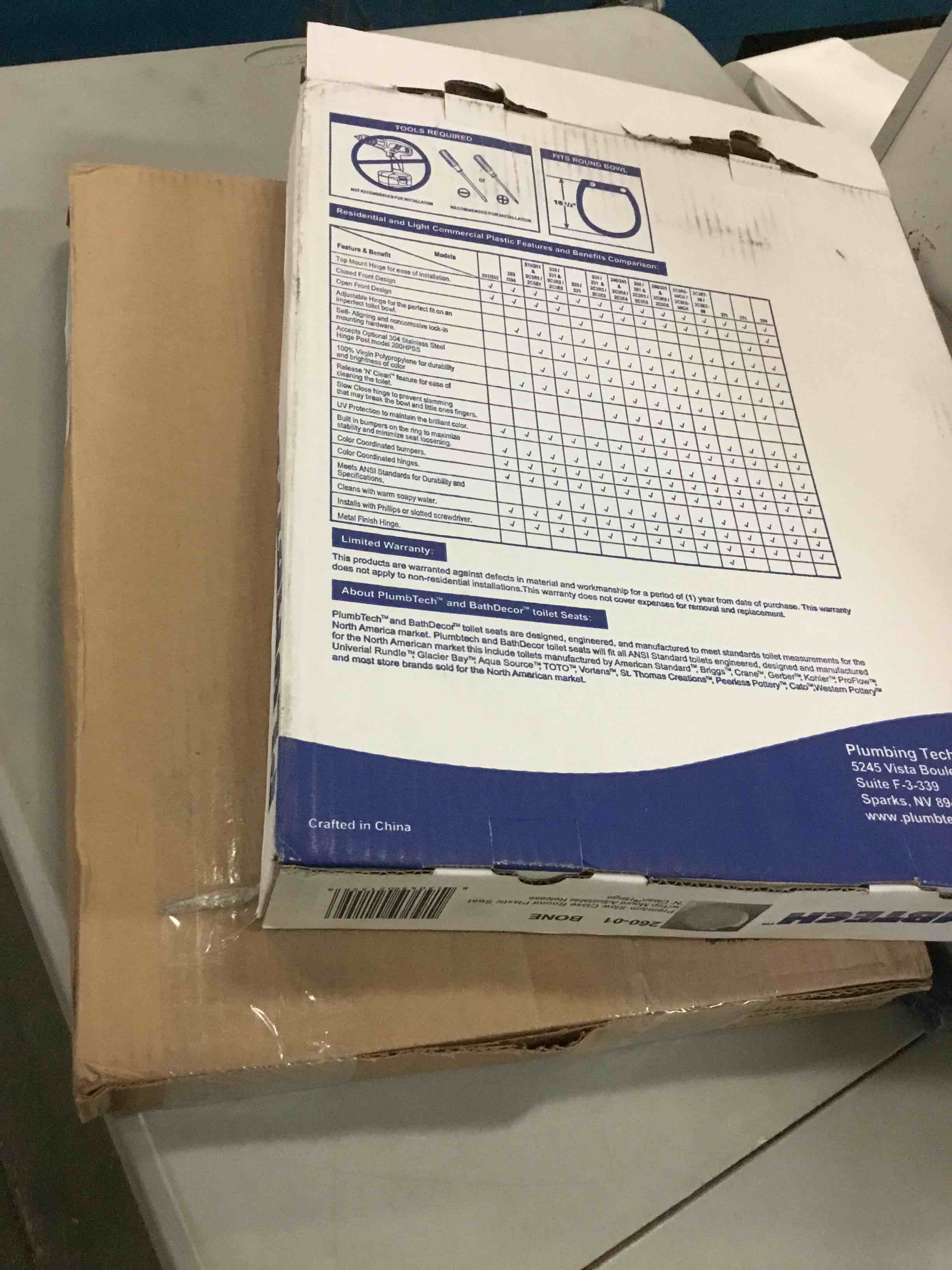 https://s3.amazonaws.com/lotting-images-prod/bidfta/BLU5507703_1699970806487.jpeg