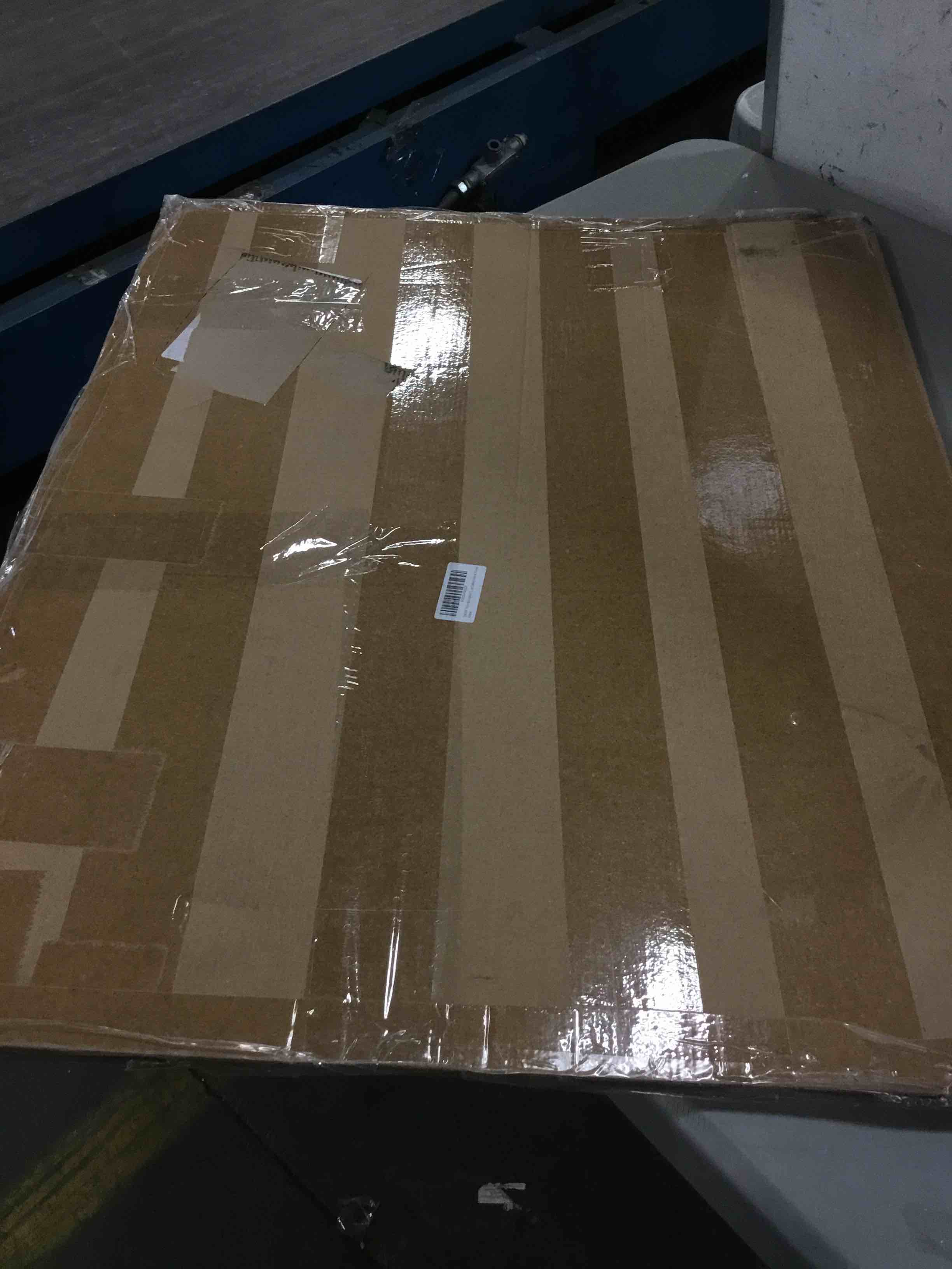 https://s3.amazonaws.com/lotting-images-prod/bidfta/BLU5507879_1700055577792.jpeg