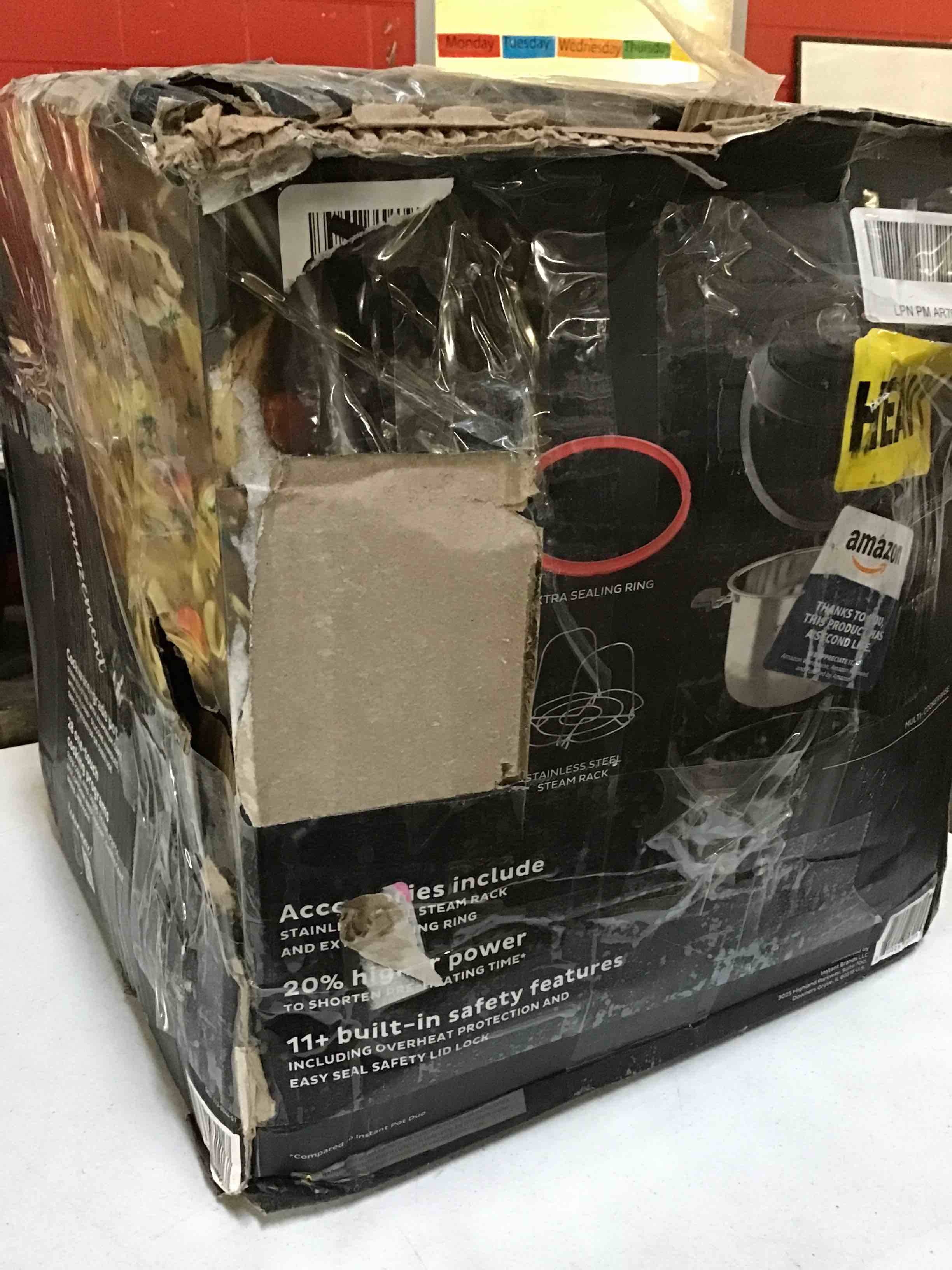 https://s3.amazonaws.com/lotting-images-prod/bidfta/BLU5508824_1699885615347.jpeg
