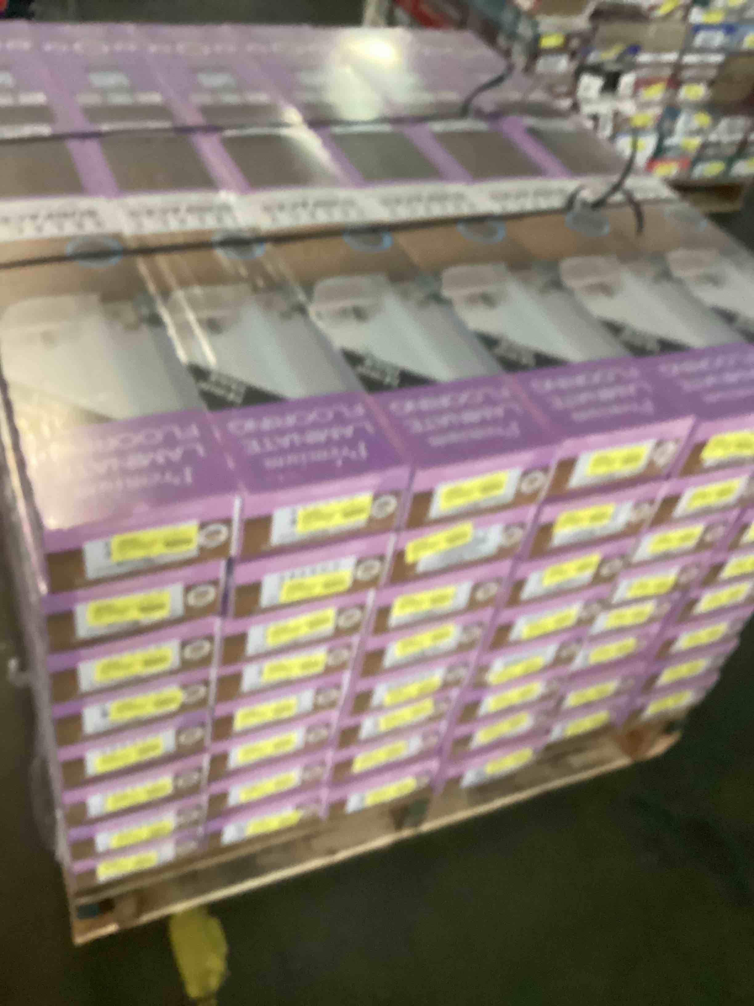 https://s3.amazonaws.com/lotting-images-prod/bidfta/BLU5508974_1699972889742.jpeg