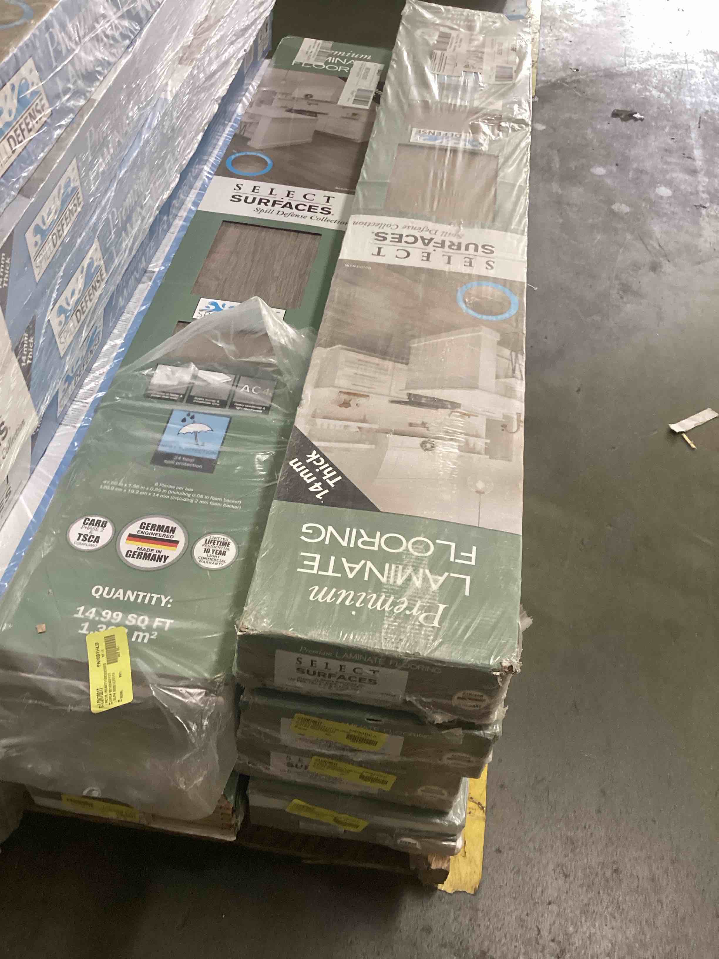 https://s3.amazonaws.com/lotting-images-prod/bidfta/BLU5509011_1699975329103.jpeg