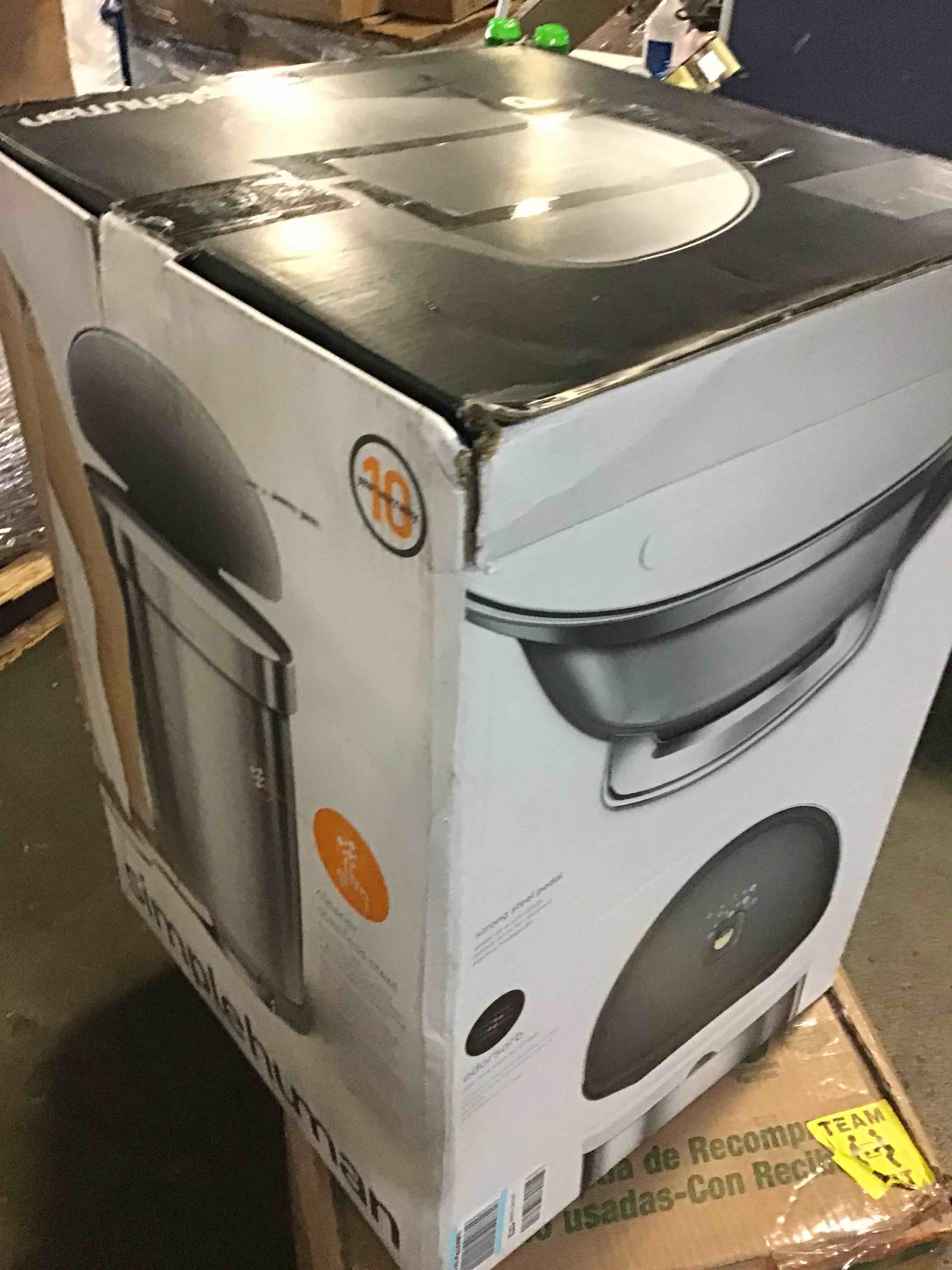 https://s3.amazonaws.com/lotting-images-prod/bidfta/BLU5509943_1699275770362.jpeg