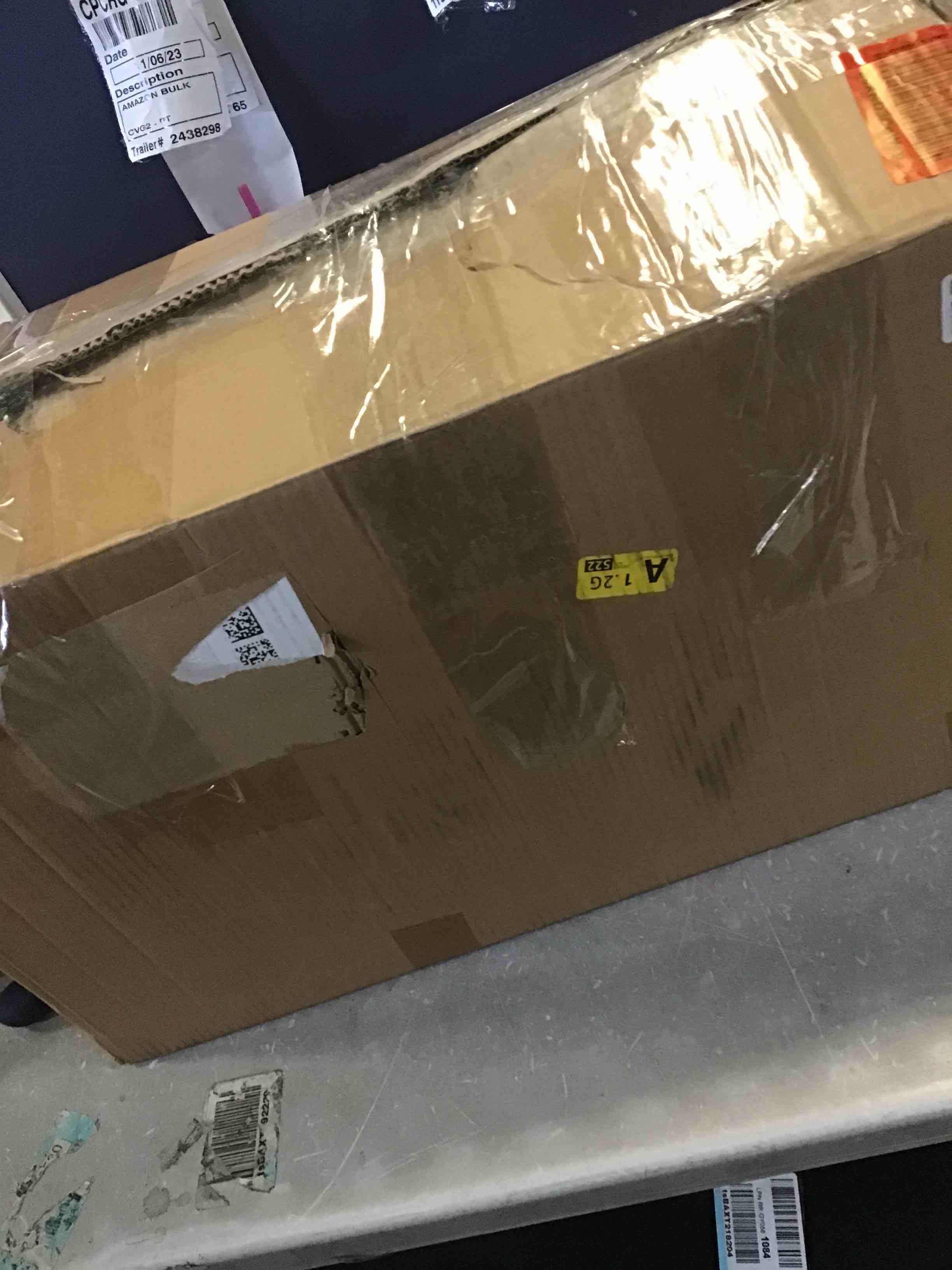 https://s3.amazonaws.com/lotting-images-prod/bidfta/BLU5510231_1699374254622.jpeg