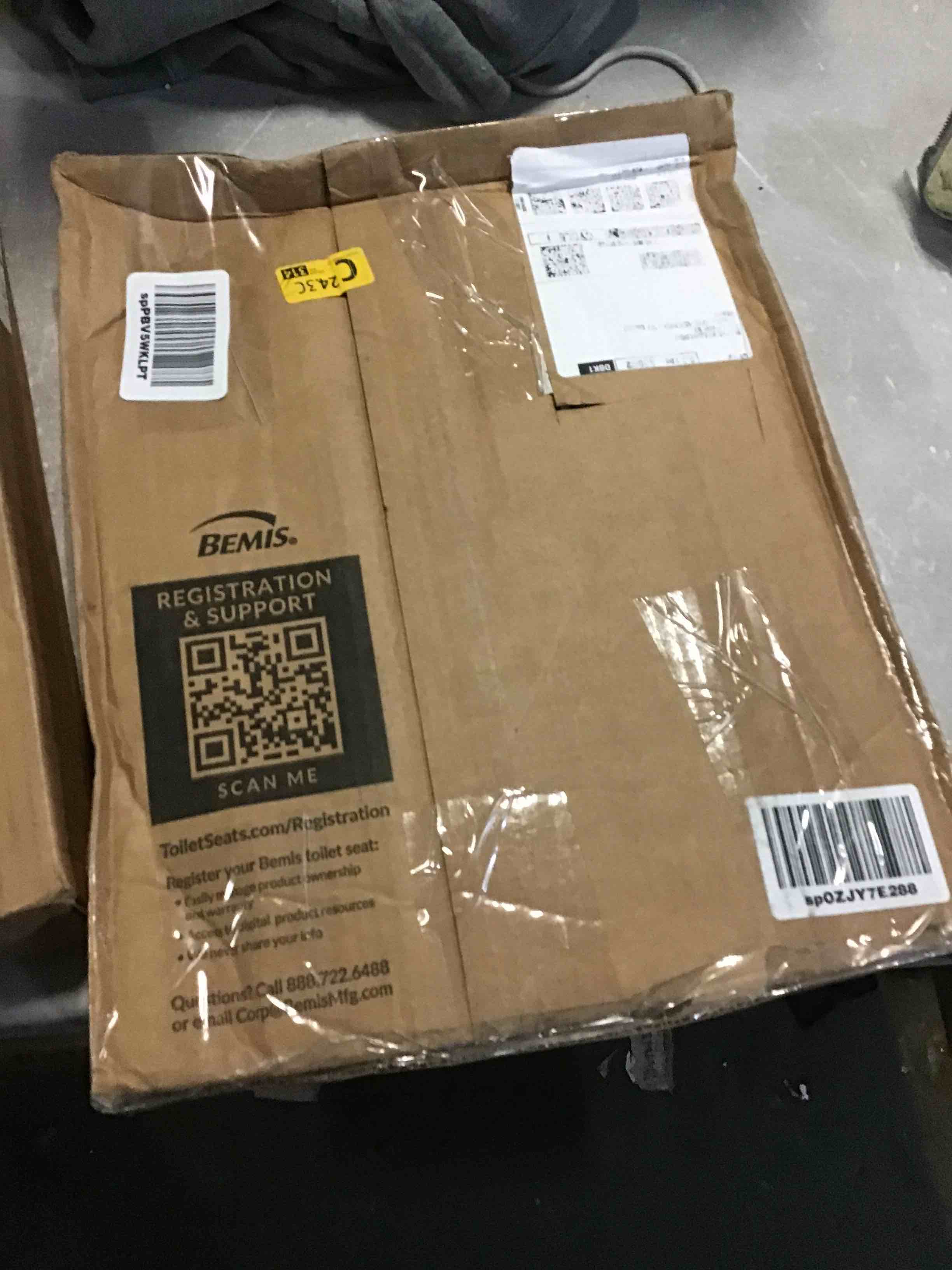 https://s3.amazonaws.com/lotting-images-prod/bidfta/BLU5510313_1699390600237.jpeg