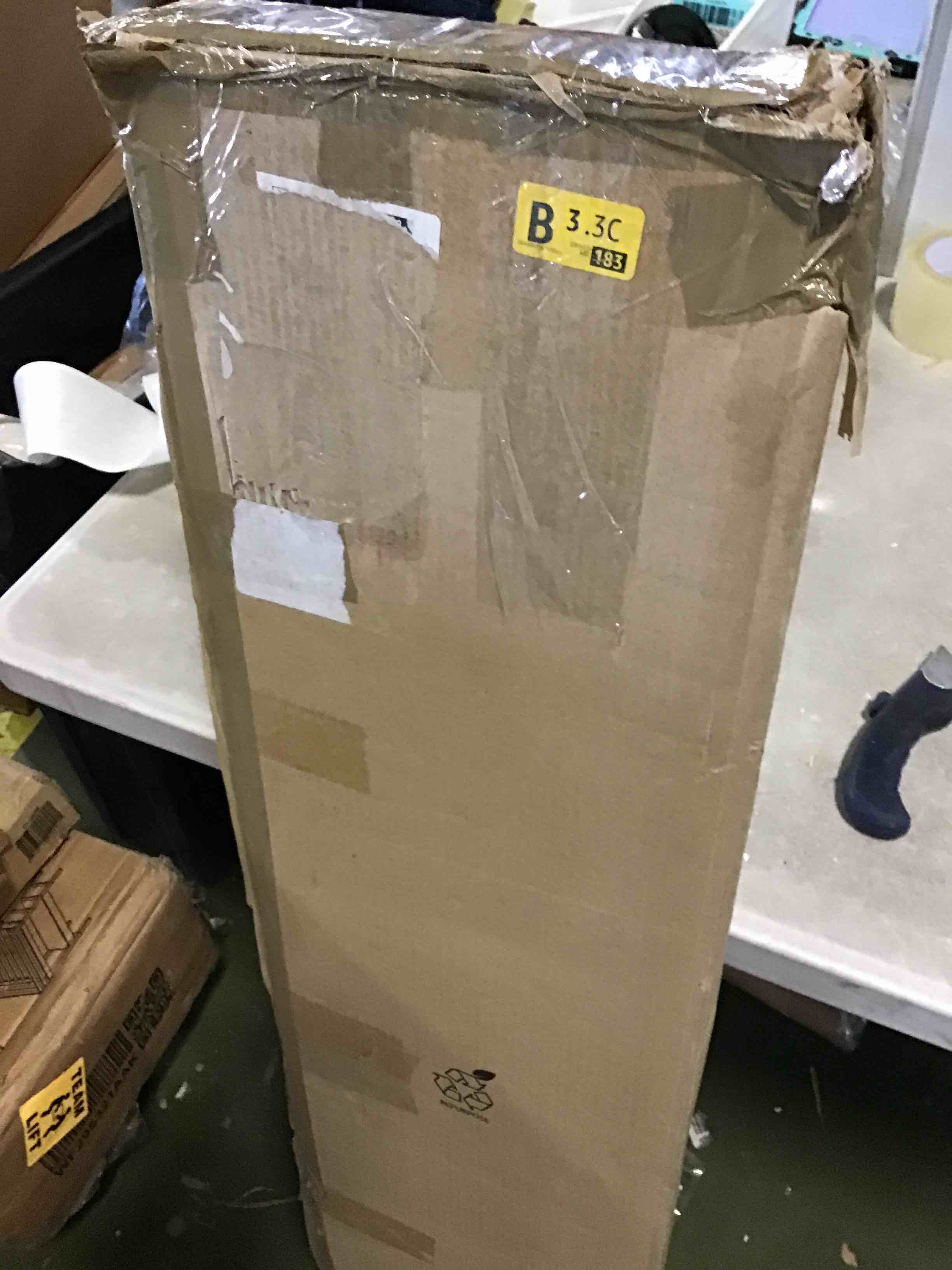 https://s3.amazonaws.com/lotting-images-prod/bidfta/BLU5510626_1699562946655.jpeg