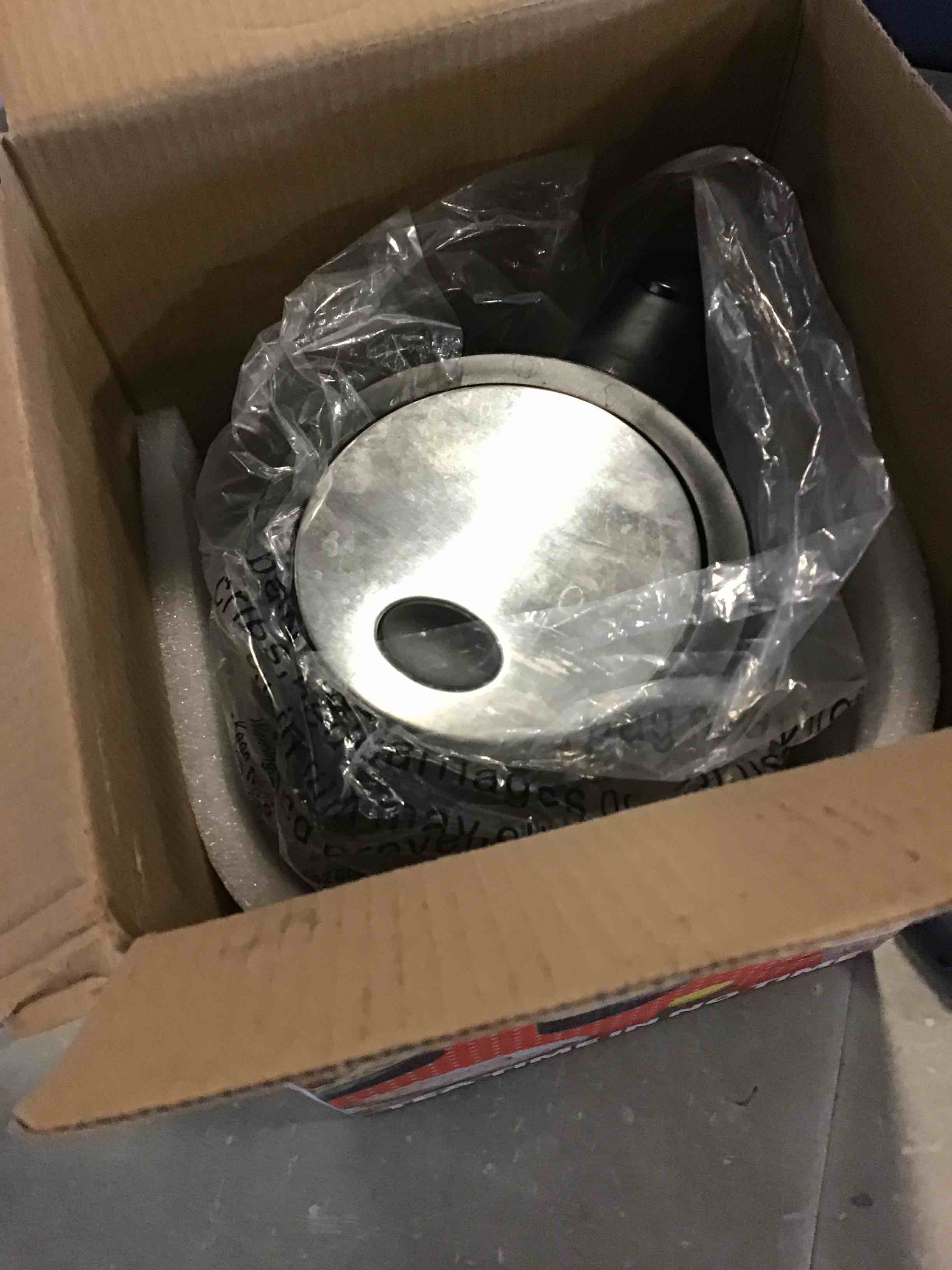 https://s3.amazonaws.com/lotting-images-prod/bidfta/BLU5510833_1699647923418.jpeg