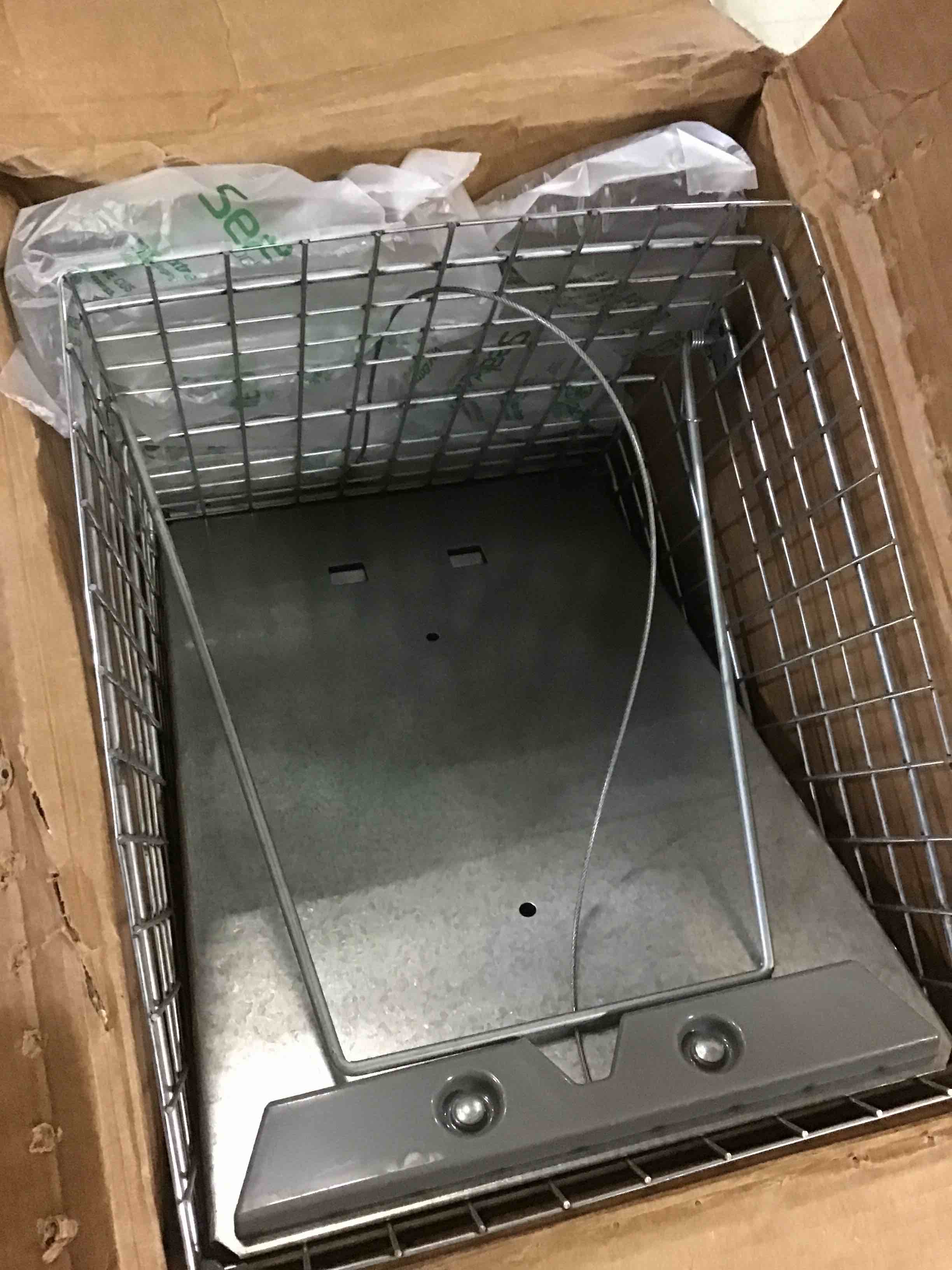 https://s3.amazonaws.com/lotting-images-prod/bidfta/BLU5511258_1700054738115.jpeg