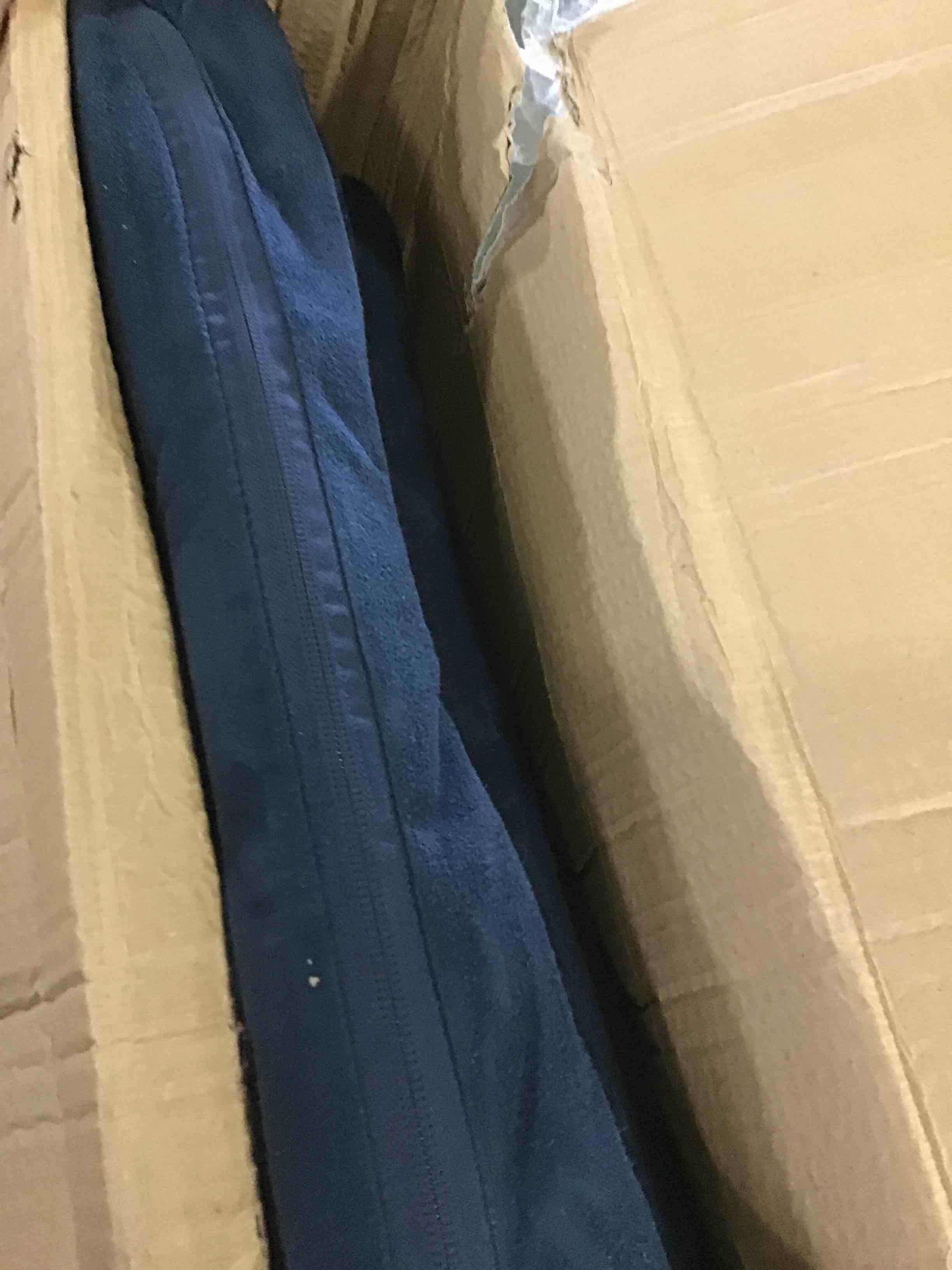 https://s3.amazonaws.com/lotting-images-prod/bidfta/BLU5511369_1700072049628.jpeg