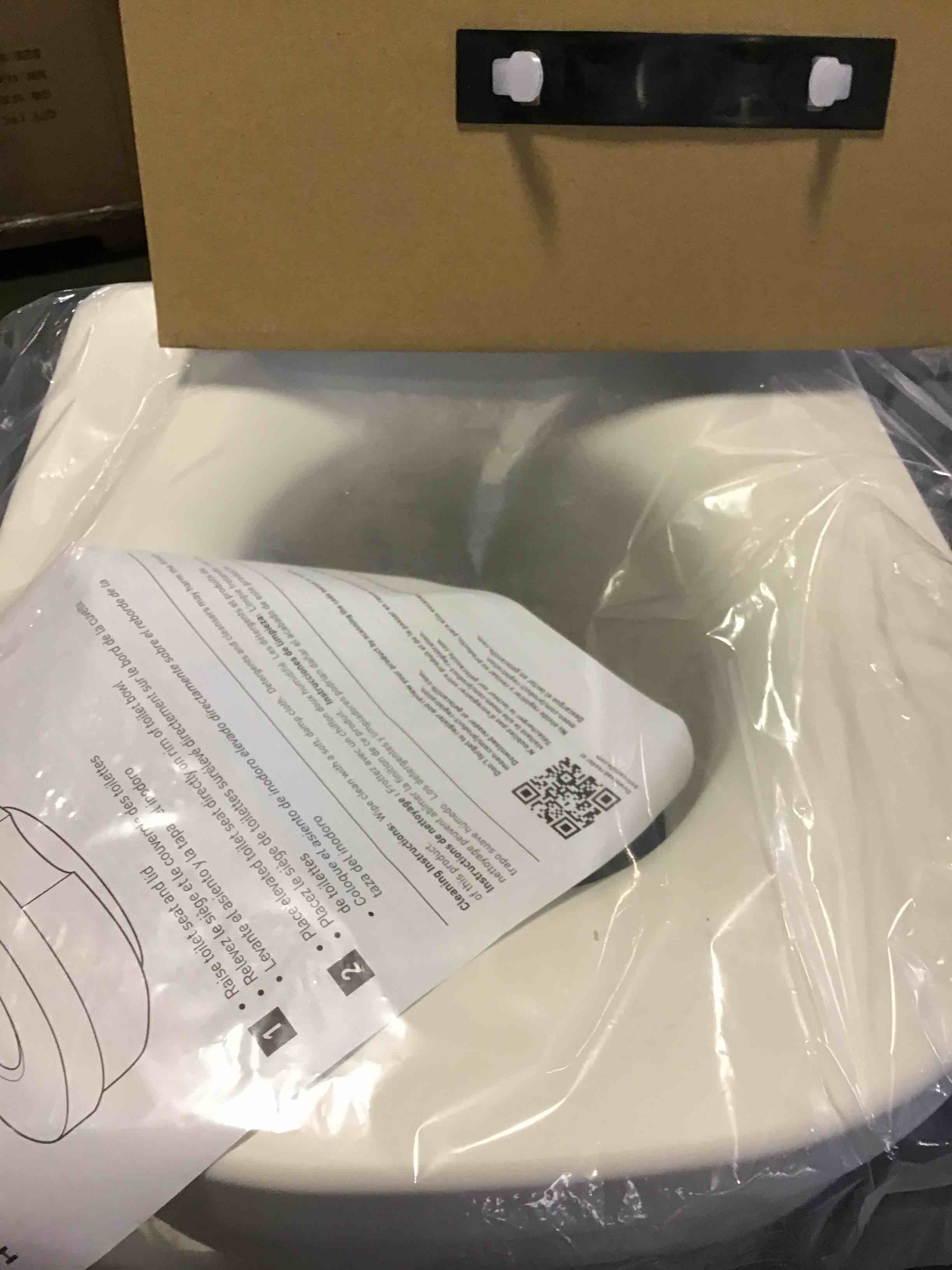 https://s3.amazonaws.com/lotting-images-prod/bidfta/BLU5512351_1700681622167.jpeg