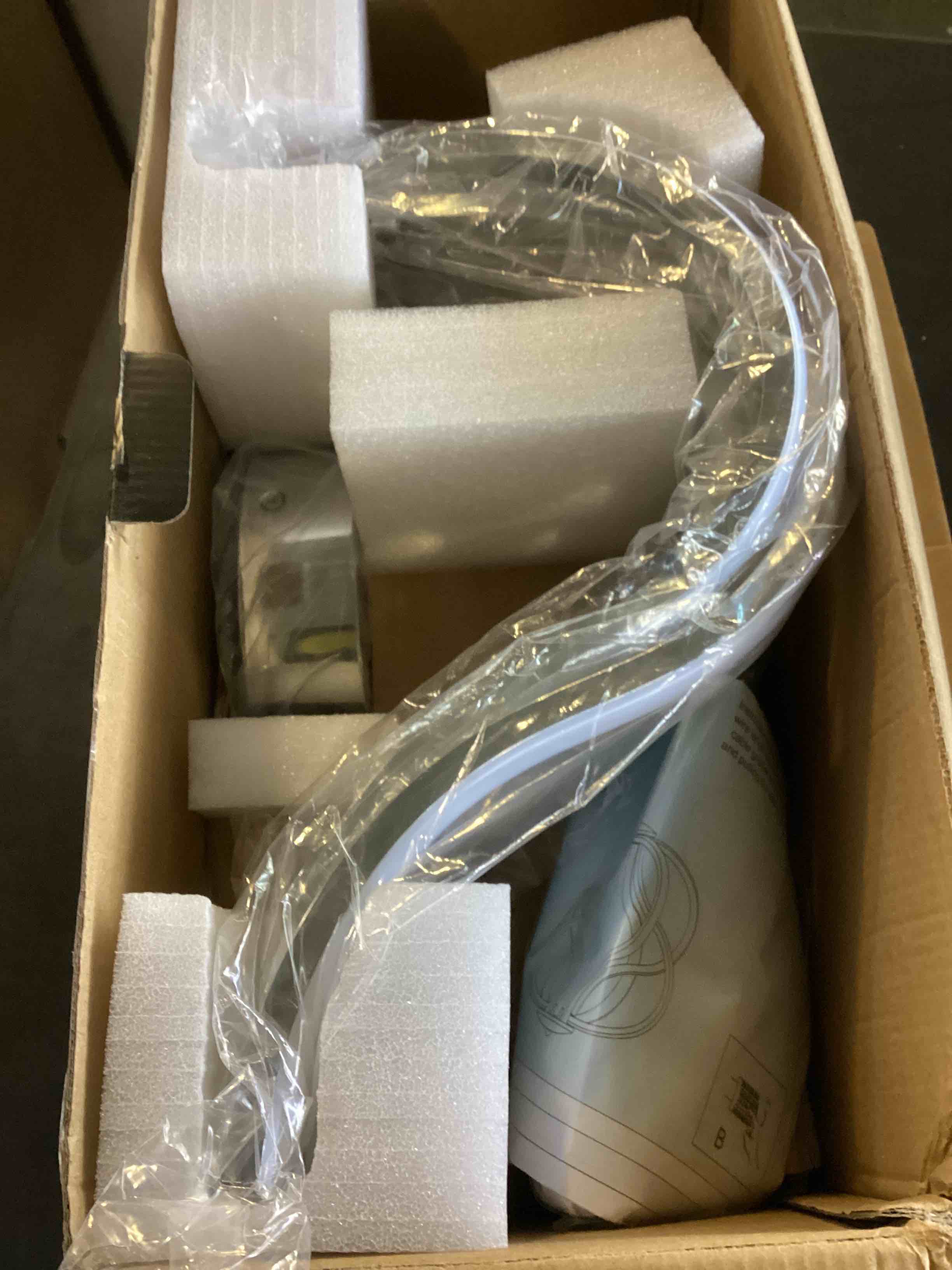https://s3.amazonaws.com/lotting-images-prod/bidfta/BLU5512633_1701287564118.jpeg