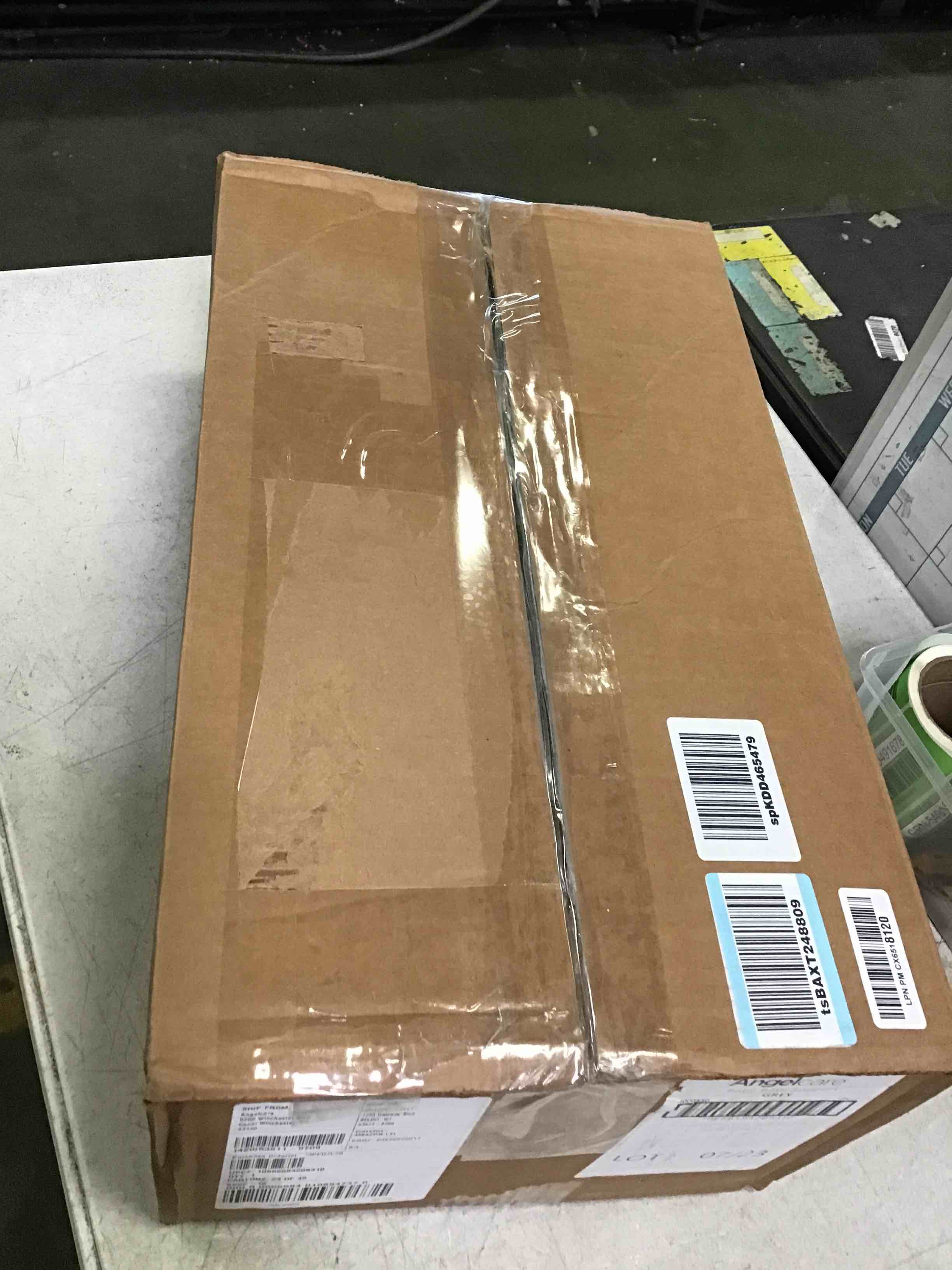 https://s3.amazonaws.com/lotting-images-prod/bidfta/BLU5513621_1699640651232.jpeg