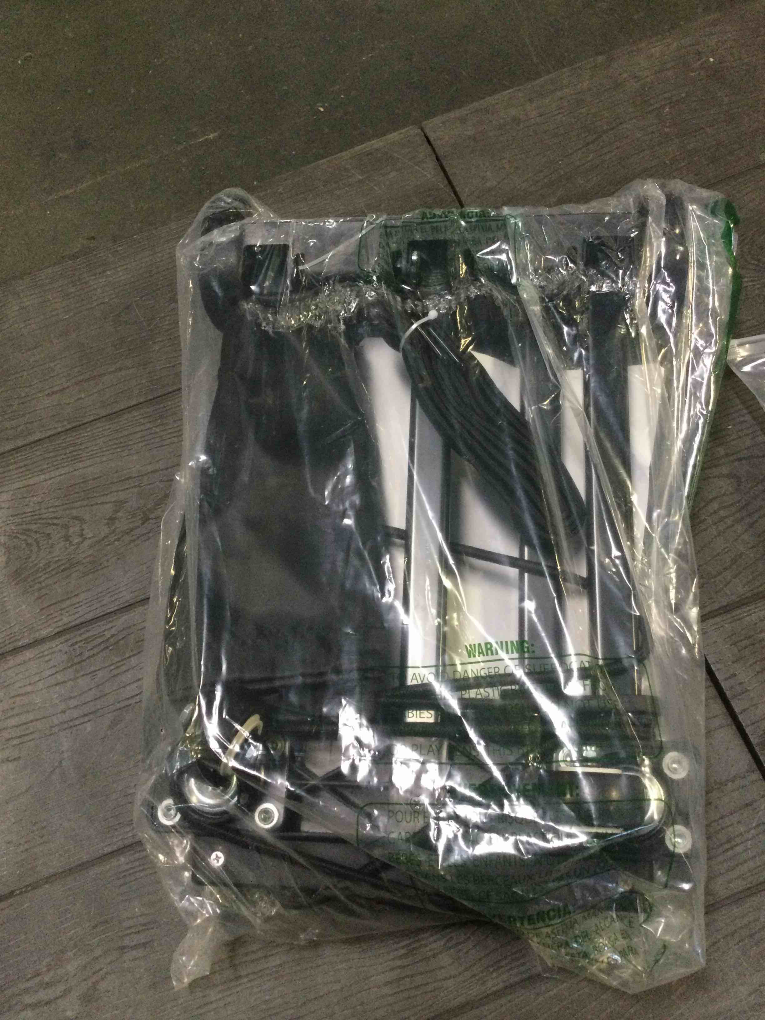https://s3.amazonaws.com/lotting-images-prod/bidfta/BLU5513961_1700077724150.jpeg