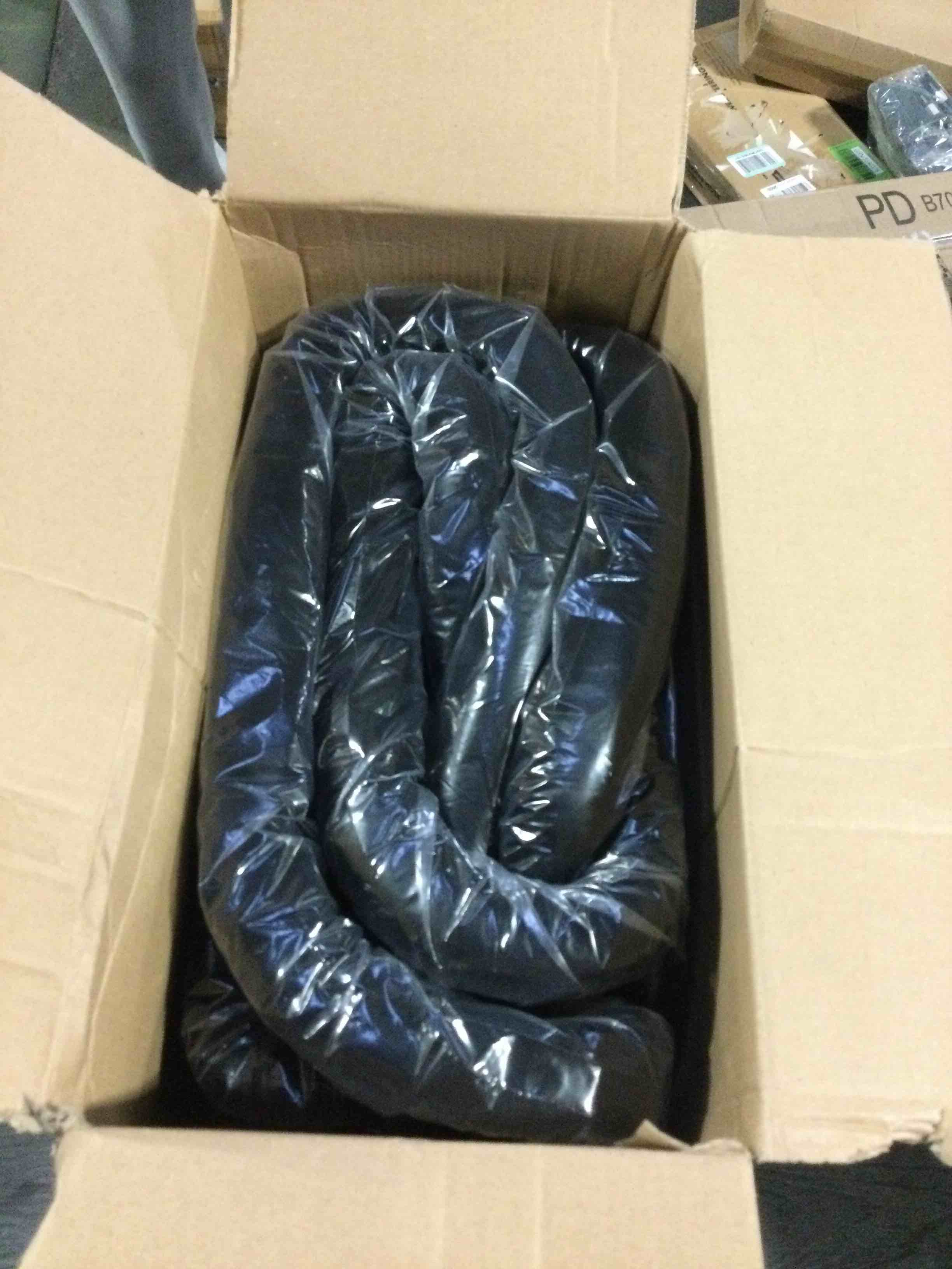 https://s3.amazonaws.com/lotting-images-prod/bidfta/BLU5513993_1700137657220.jpeg