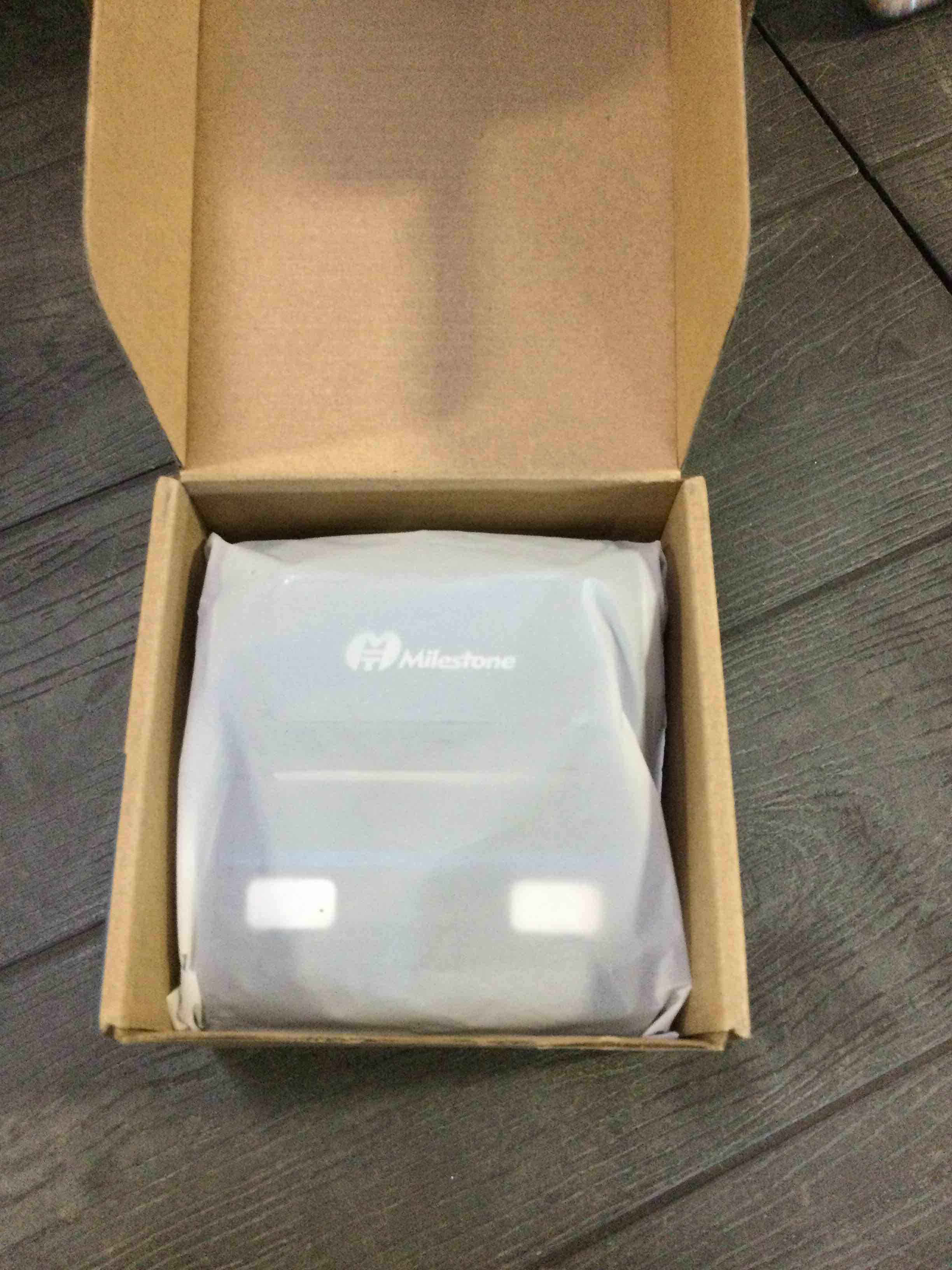 https://s3.amazonaws.com/lotting-images-prod/bidfta/BLU5514015_1700140901081.jpeg