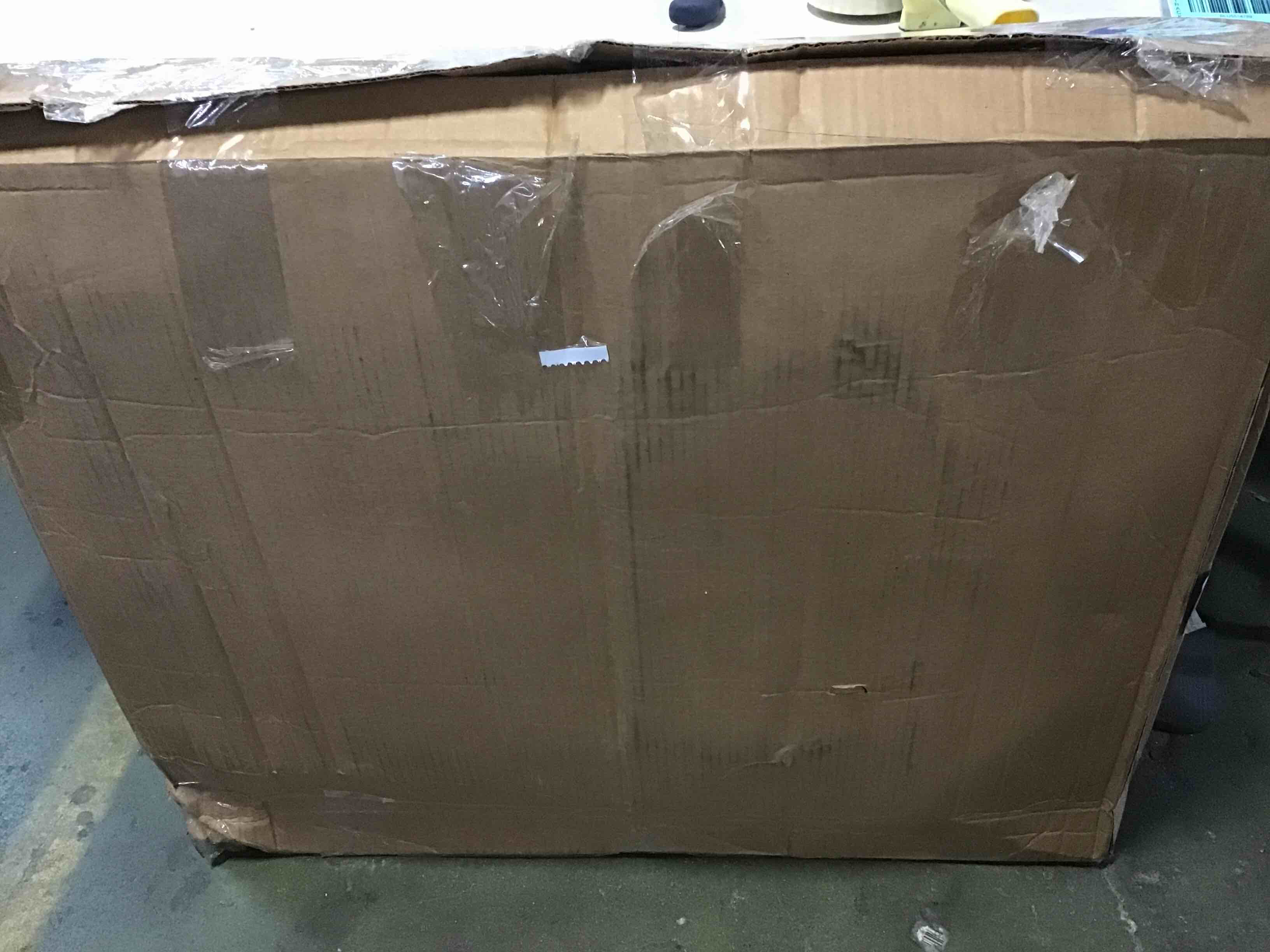 https://s3.amazonaws.com/lotting-images-prod/bidfta/BLU5514787_1699280332232.jpeg