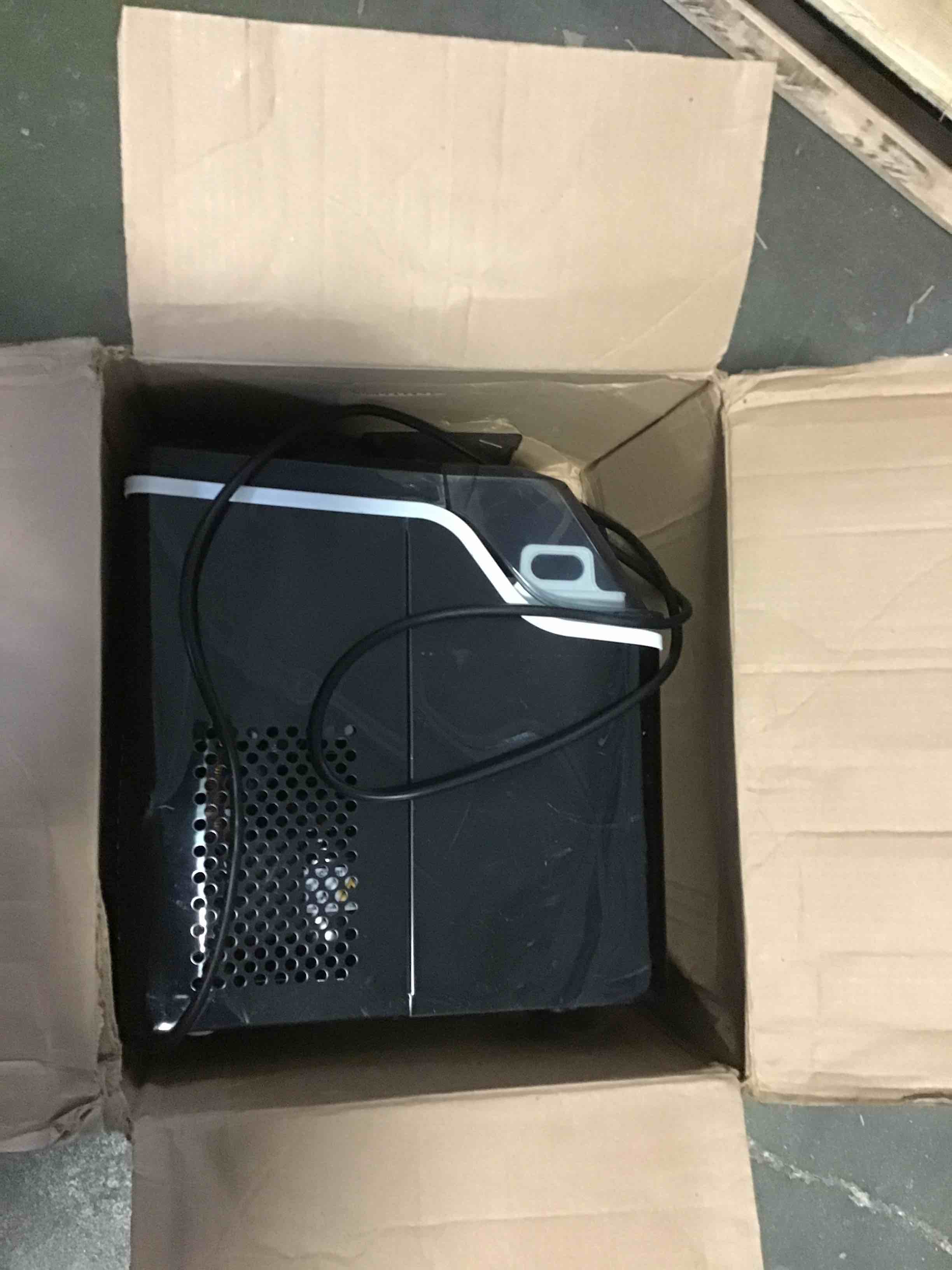 https://s3.amazonaws.com/lotting-images-prod/bidfta/BLU5514929_1699299622073.jpeg
