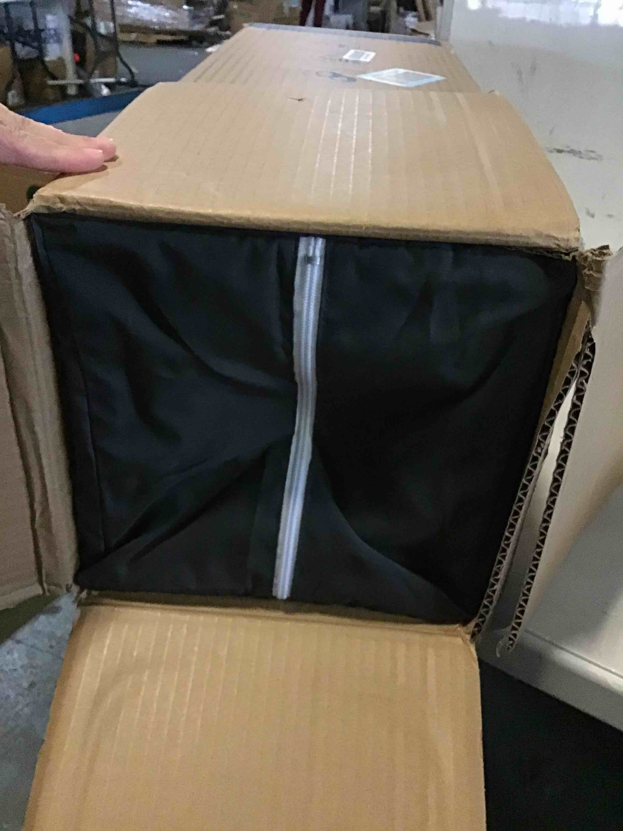 https://s3.amazonaws.com/lotting-images-prod/bidfta/BLU5514996_1699882539925.jpeg