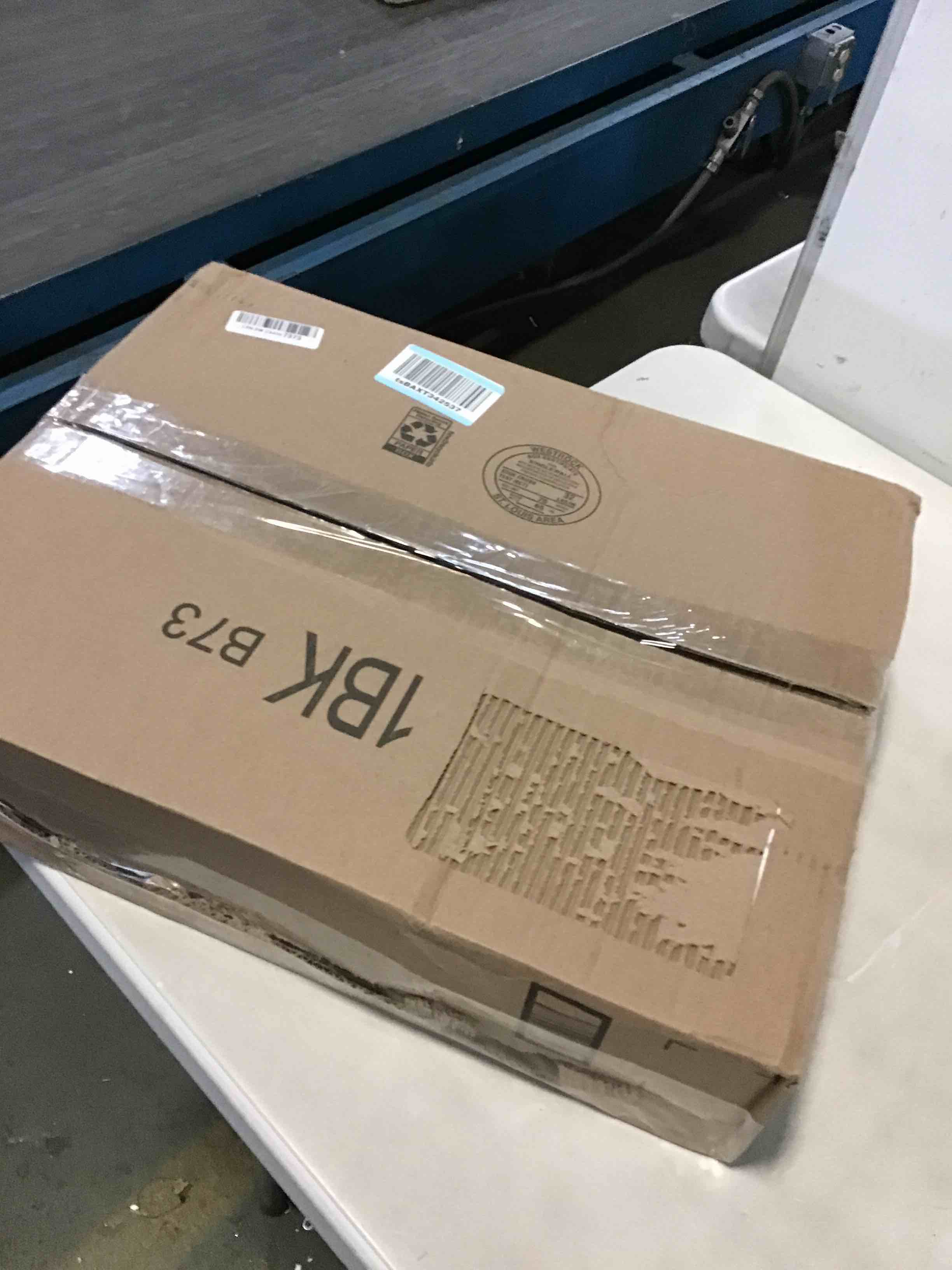 https://s3.amazonaws.com/lotting-images-prod/bidfta/BLU5515027_1699886659700.jpeg