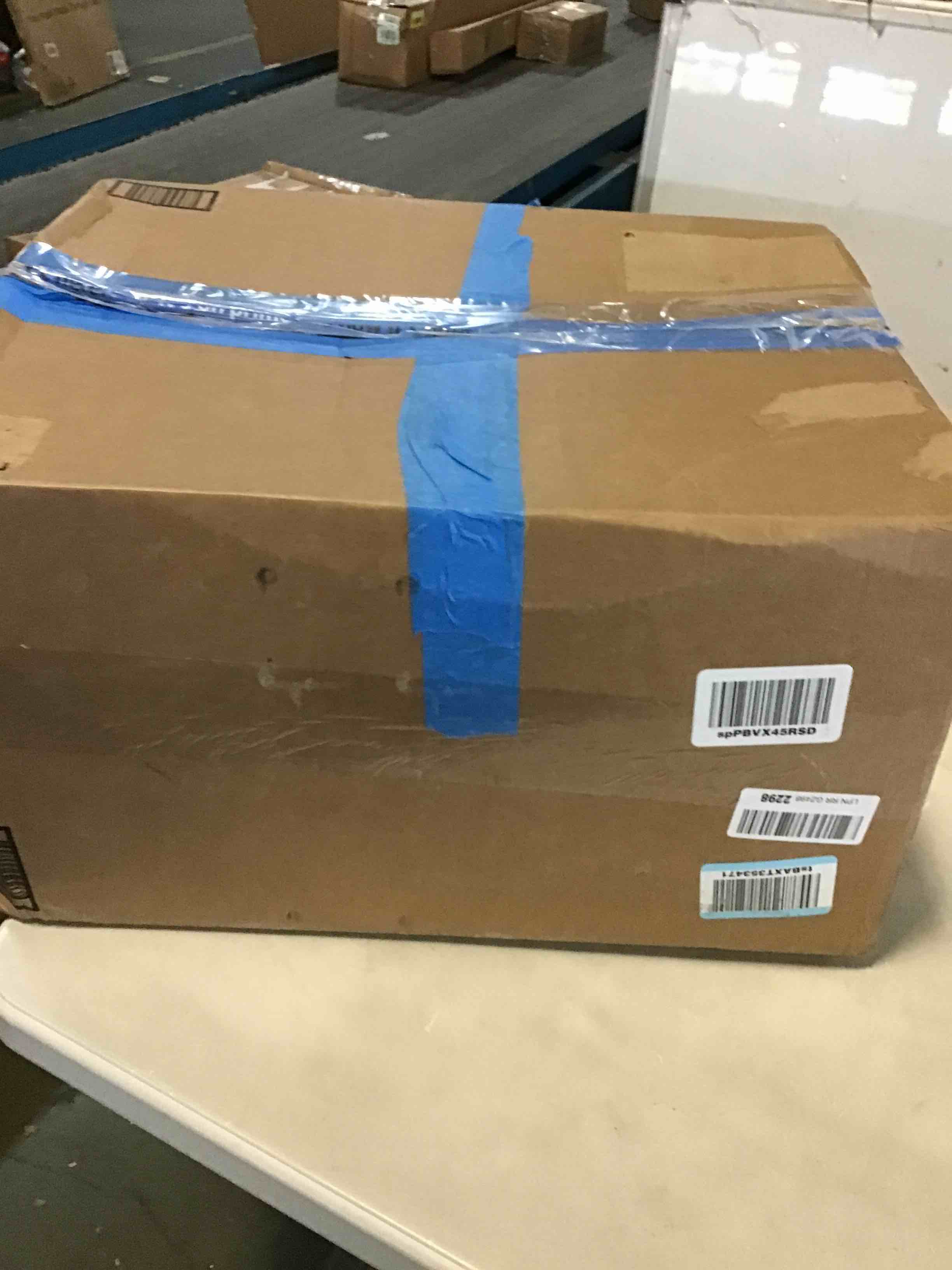 https://s3.amazonaws.com/lotting-images-prod/bidfta/BLU5515139_1699907825007.jpeg