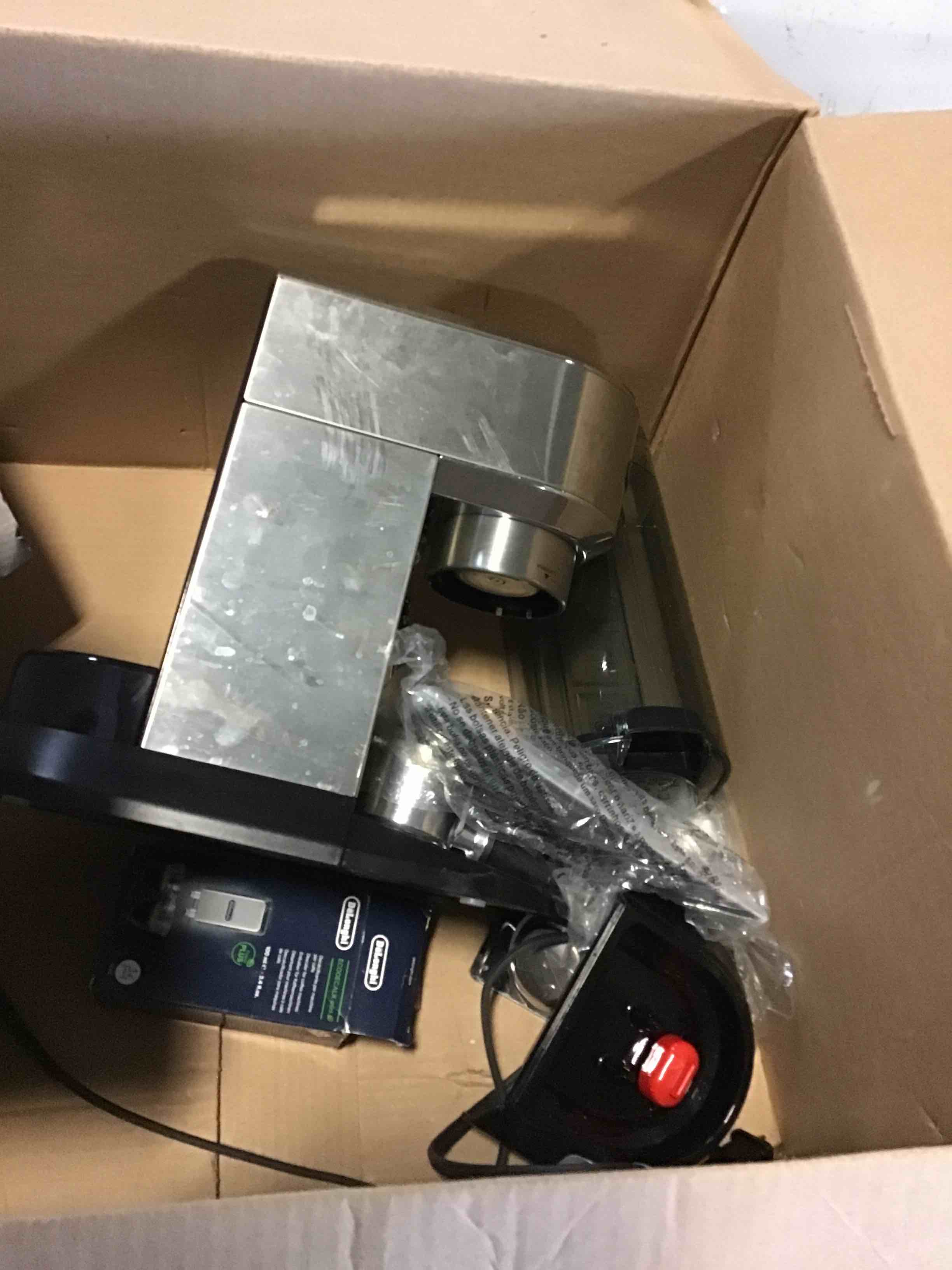 https://s3.amazonaws.com/lotting-images-prod/bidfta/BLU5515139_1699907843297.jpeg